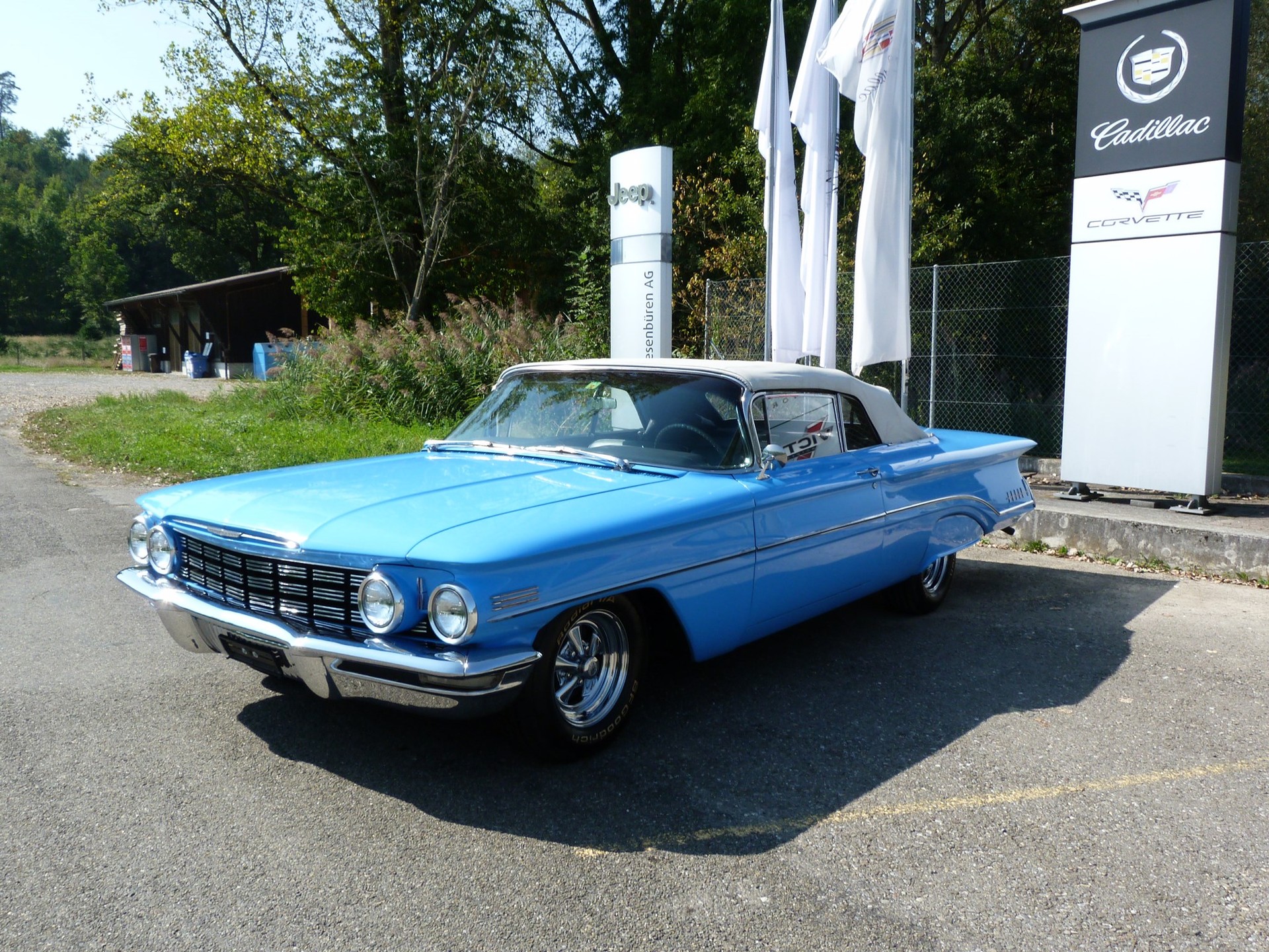 OLDSMOBILE 88-image-2