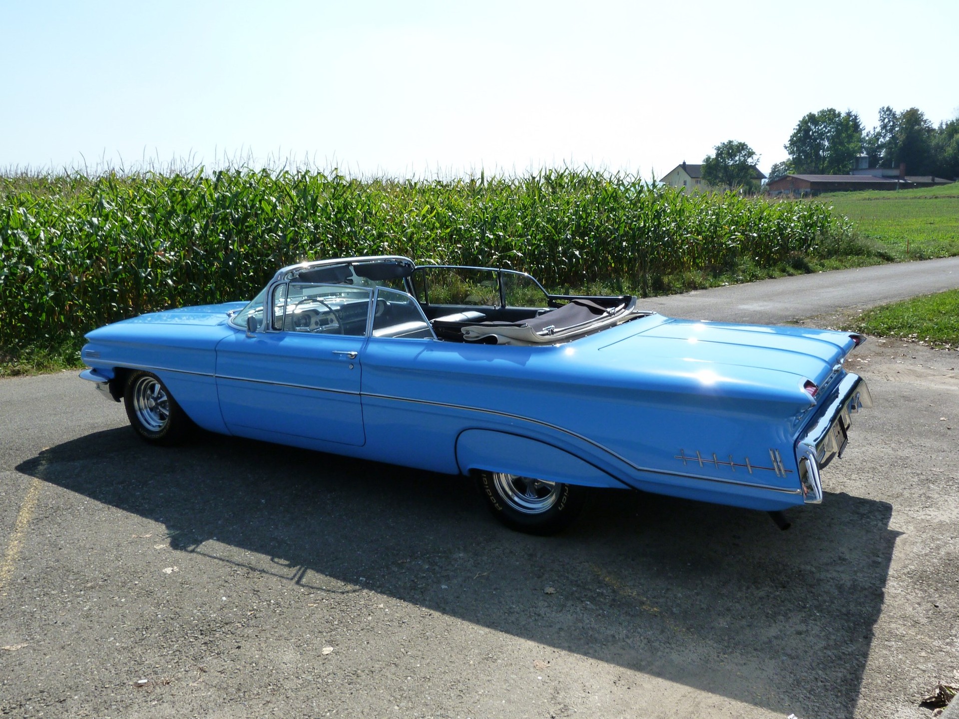 OLDSMOBILE 88-image-8