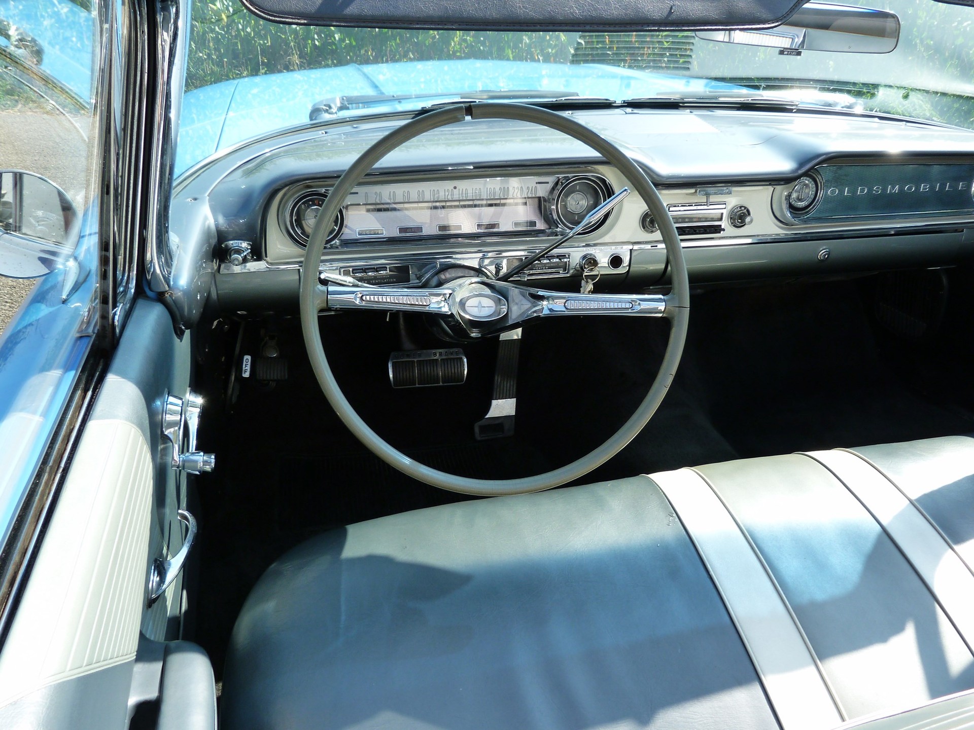 OLDSMOBILE 88-image-11