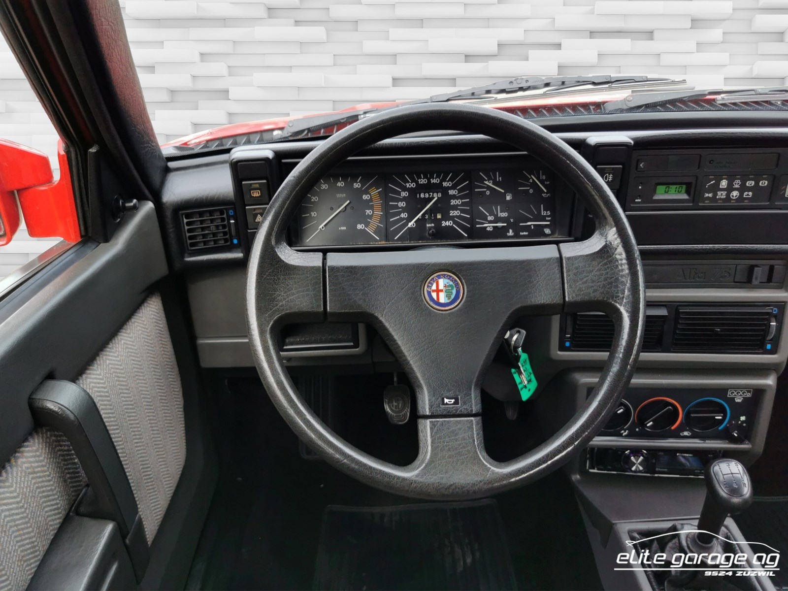 ALFA ROMEO 75 1.8 Turbo-image-8