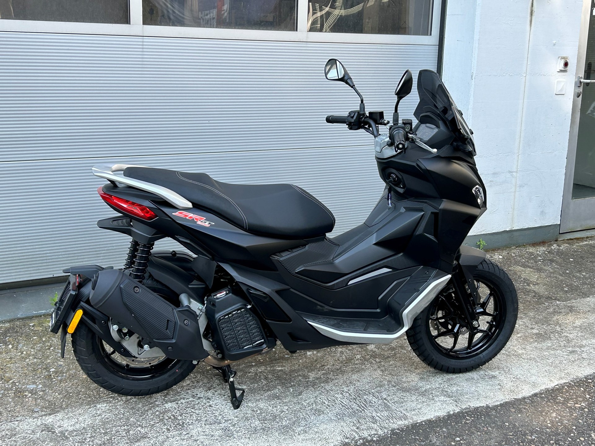 APRILIA SR 200 GT ABS-image-4