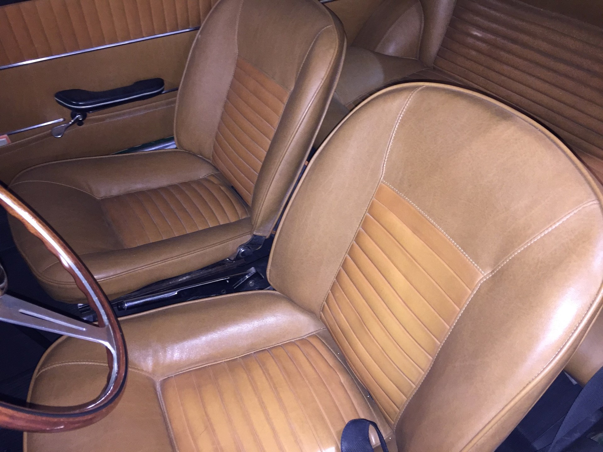 FIAT 850 Coupé-image-5