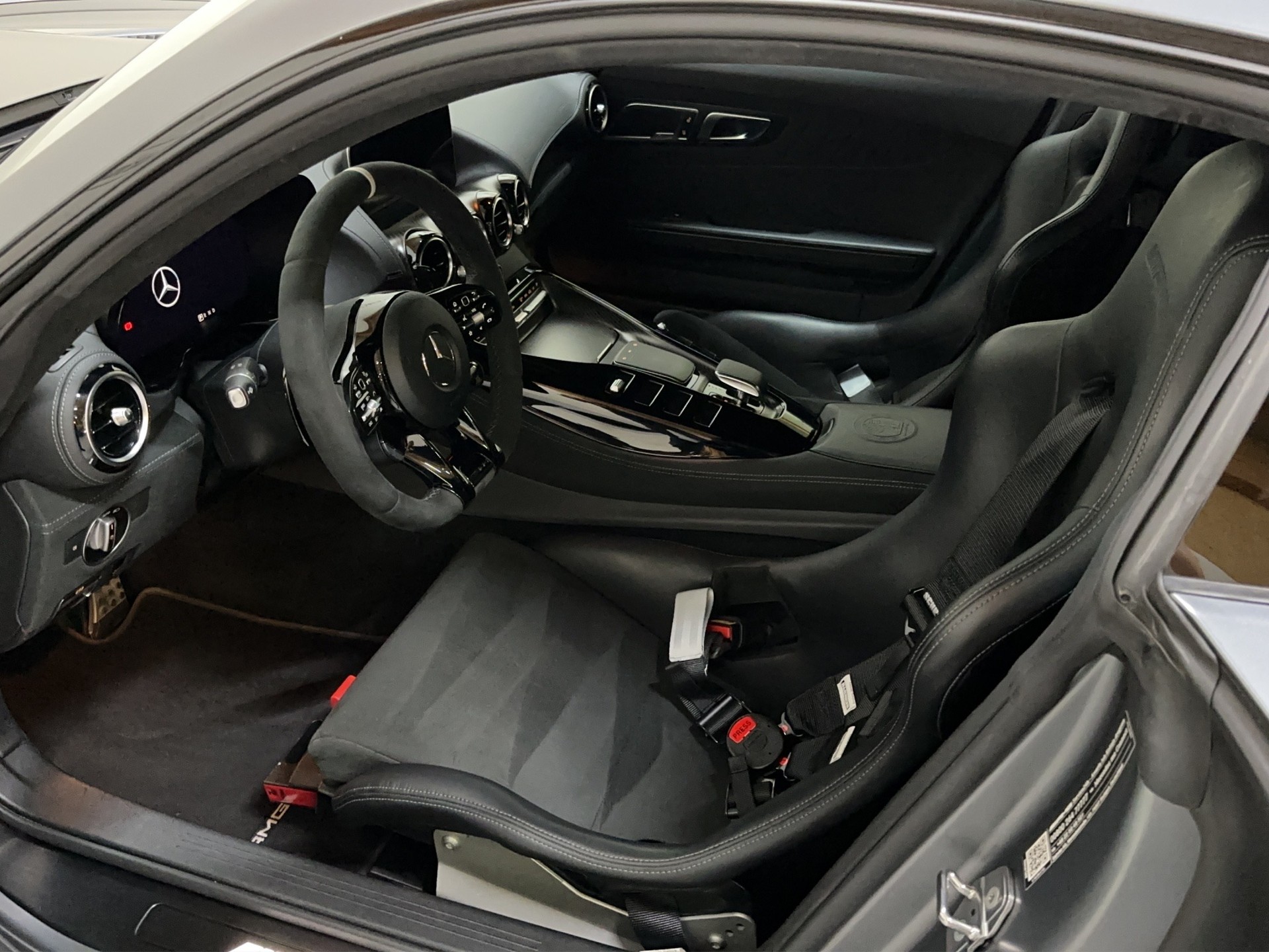 MERCEDES-BENZ AMG GT R PRO Speedshift DCT-image-13