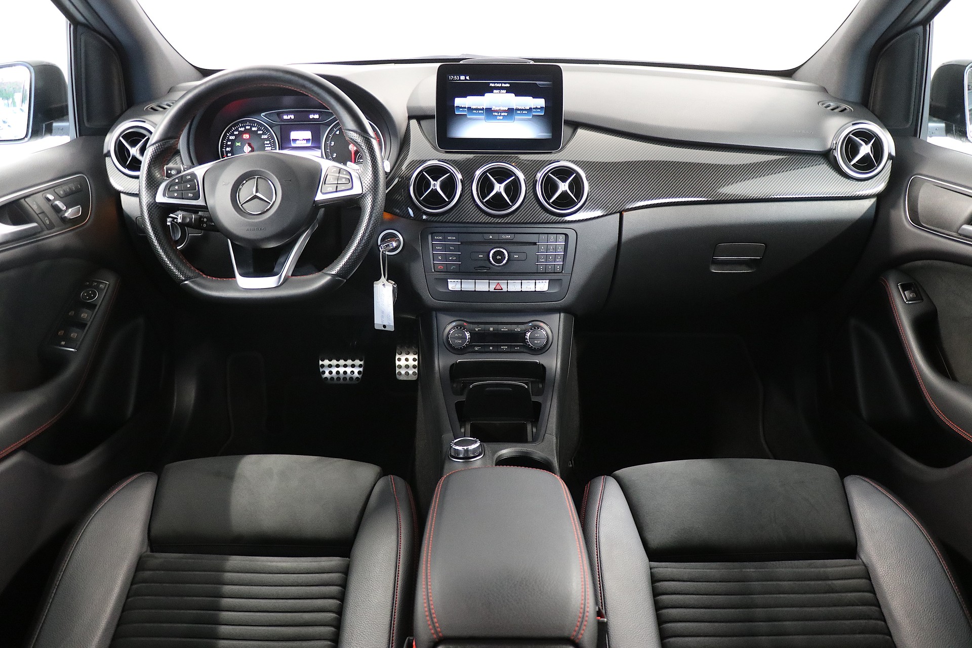MERCEDES-BENZ B 220 AMG Line 4Matic 7G-DCT-image-8