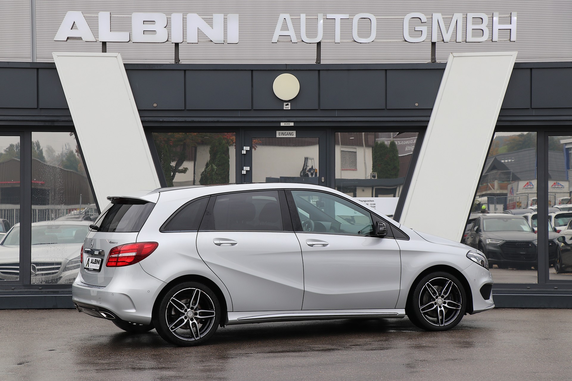MERCEDES-BENZ B 220 AMG Line 4Matic 7G-DCT-showroom-element-2