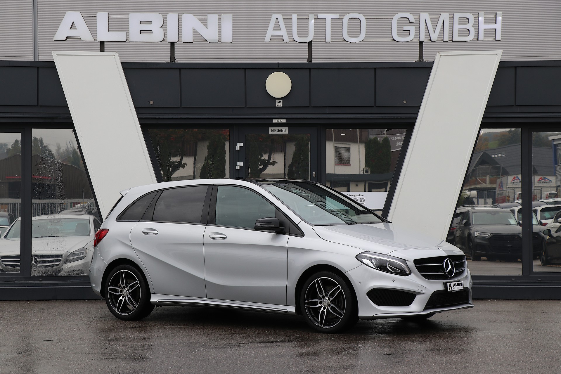 MERCEDES-BENZ B 220 AMG Line 4Matic 7G-DCT-showroom-element-1