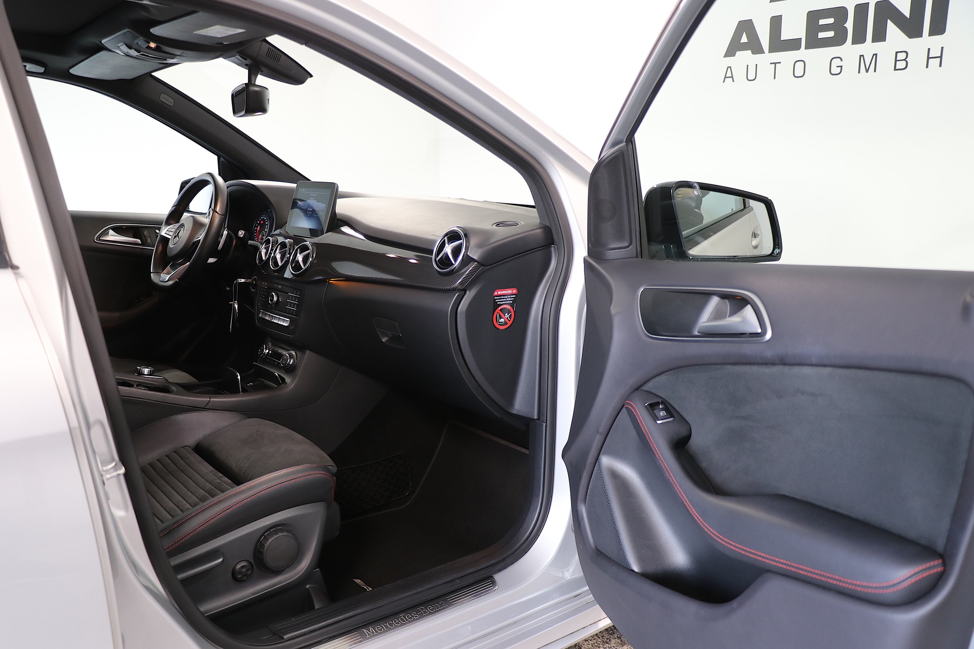 MERCEDES-BENZ B 220 AMG Line 4Matic 7G-DCT-image-9