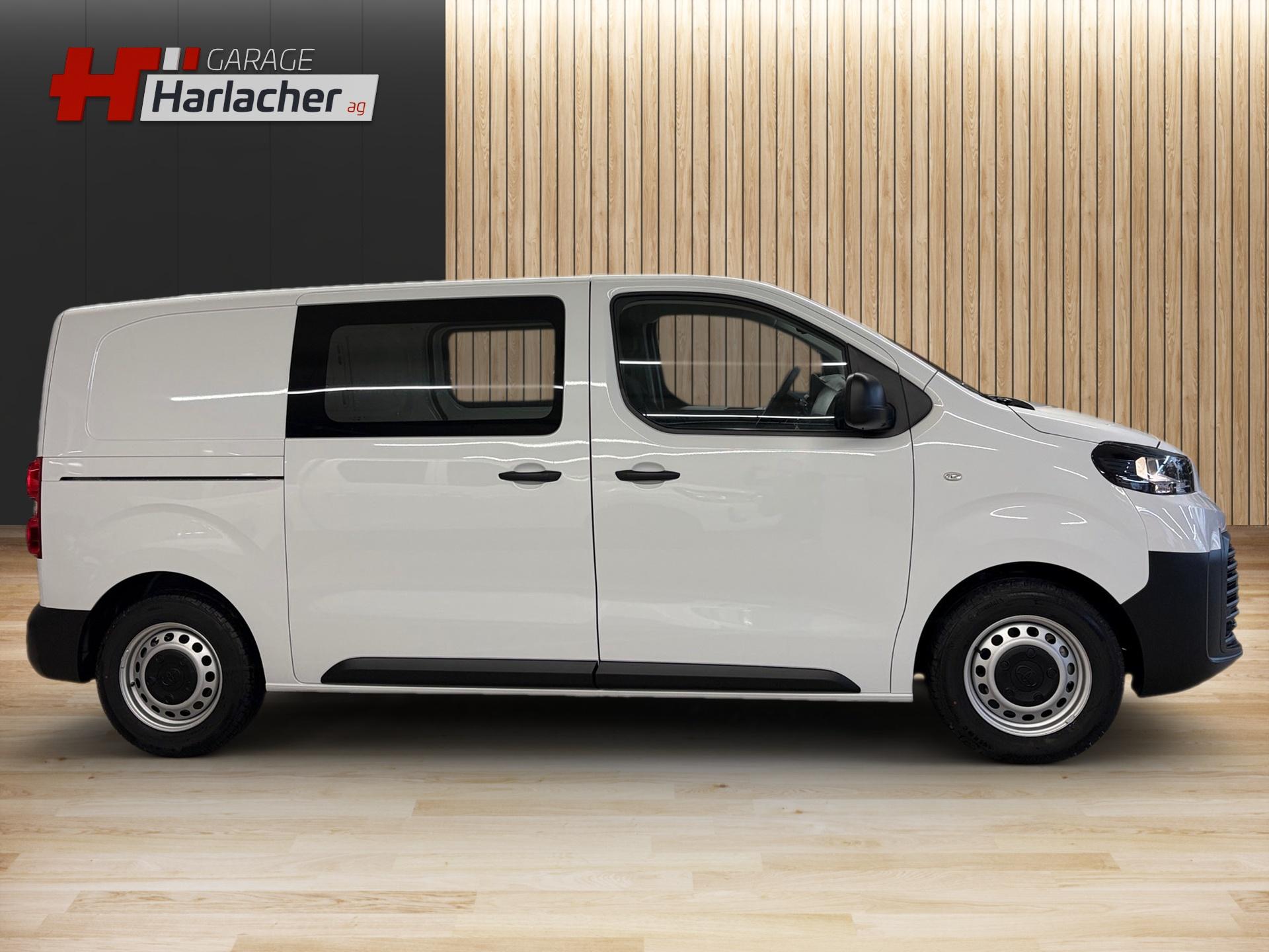 TOYOTA Proace 1.5D Panel Van Medium Active-image-3