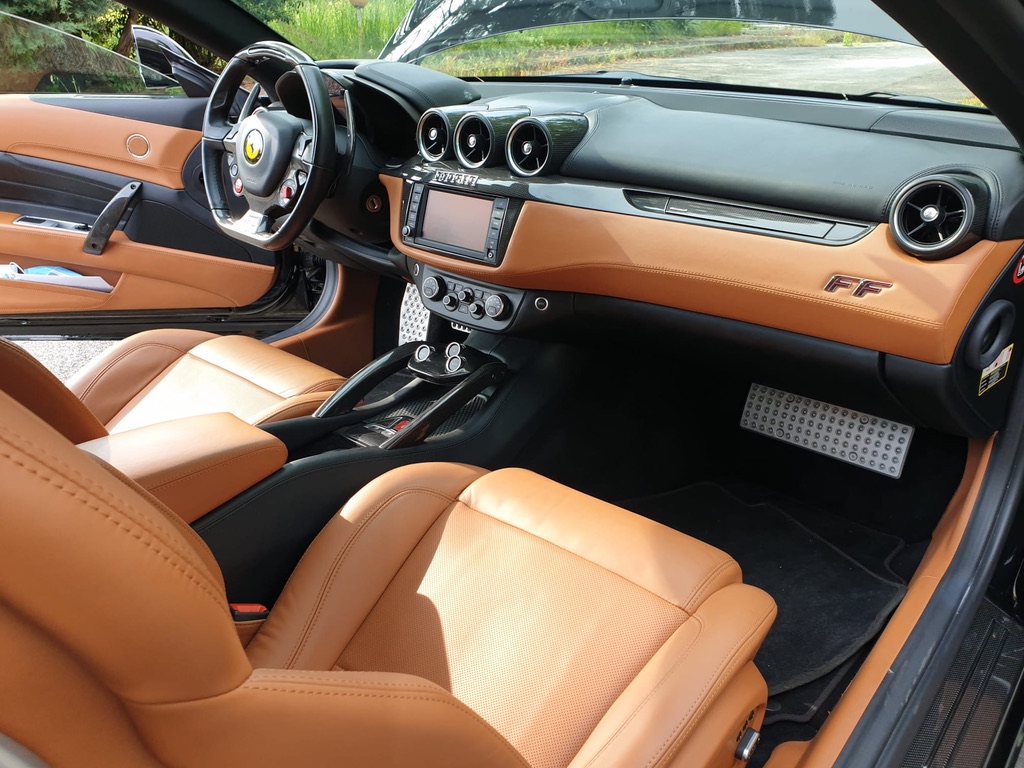 FERRARI FF-image-2