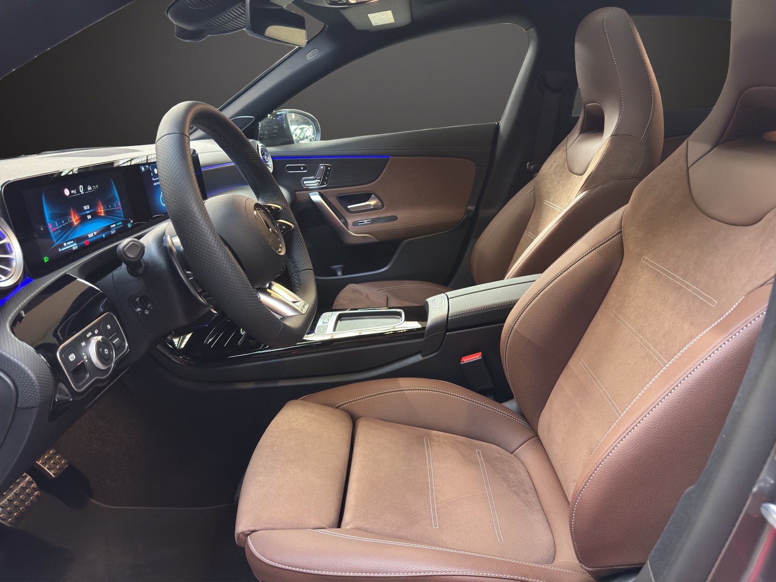 MERCEDES-BENZ CLA Shooting Brake 35 AMG 4Matic 8G-DCT-image-9