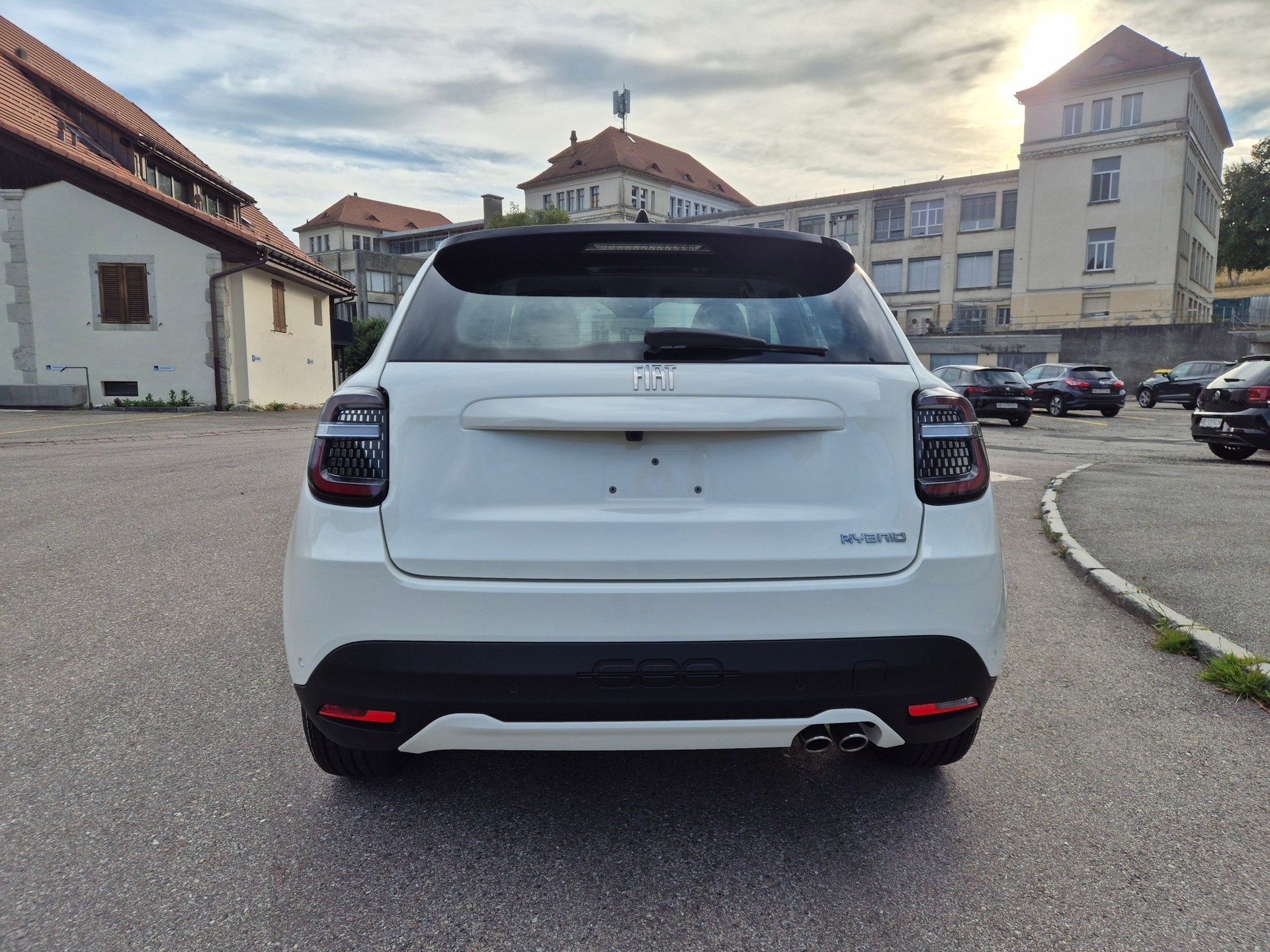 FIAT 600h MildHybrid Cult Pack Style Pack Hiver Pack Comfort-showroom-element-3