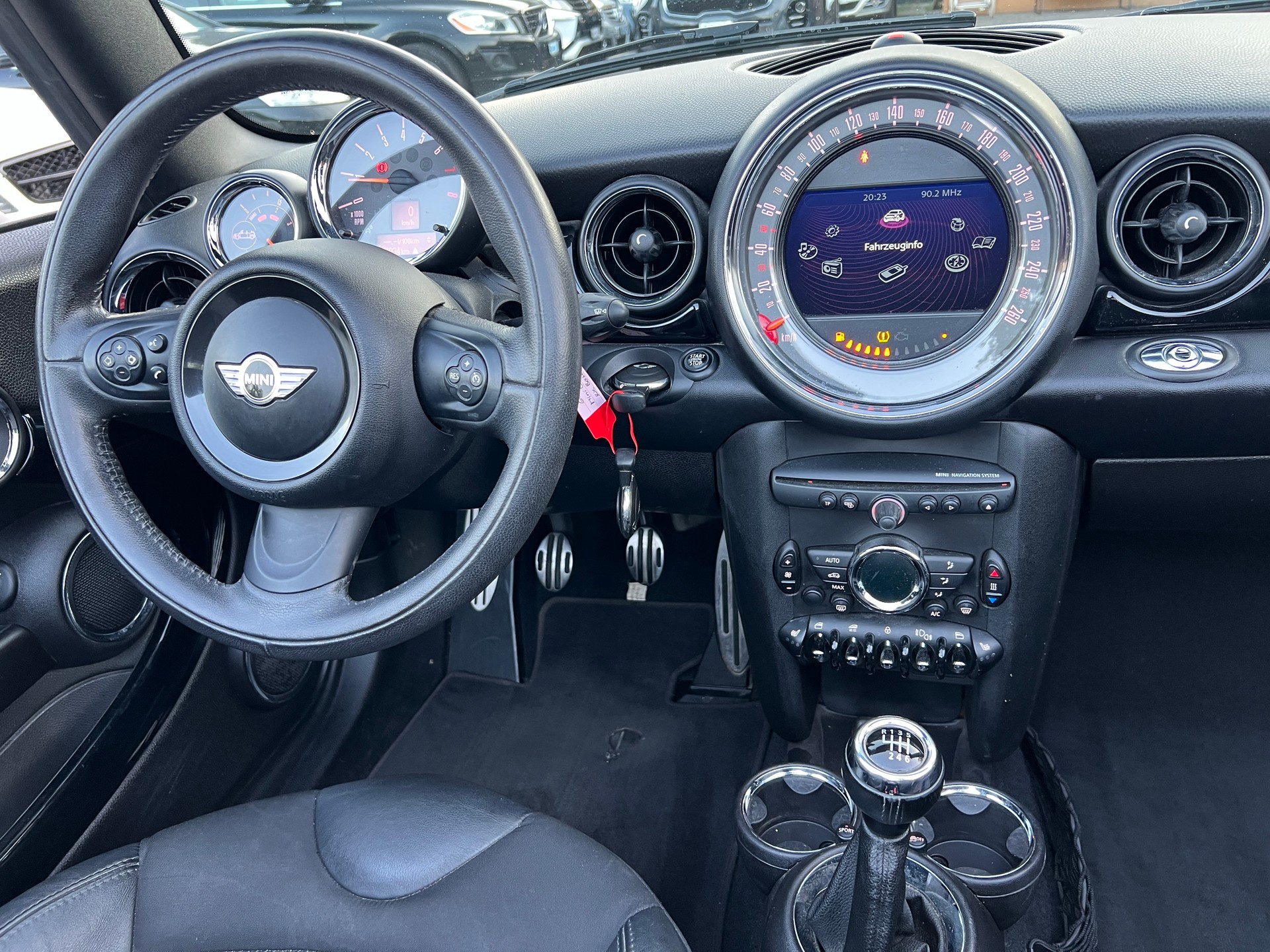 MINI Cooper S Cabriolet-image-13