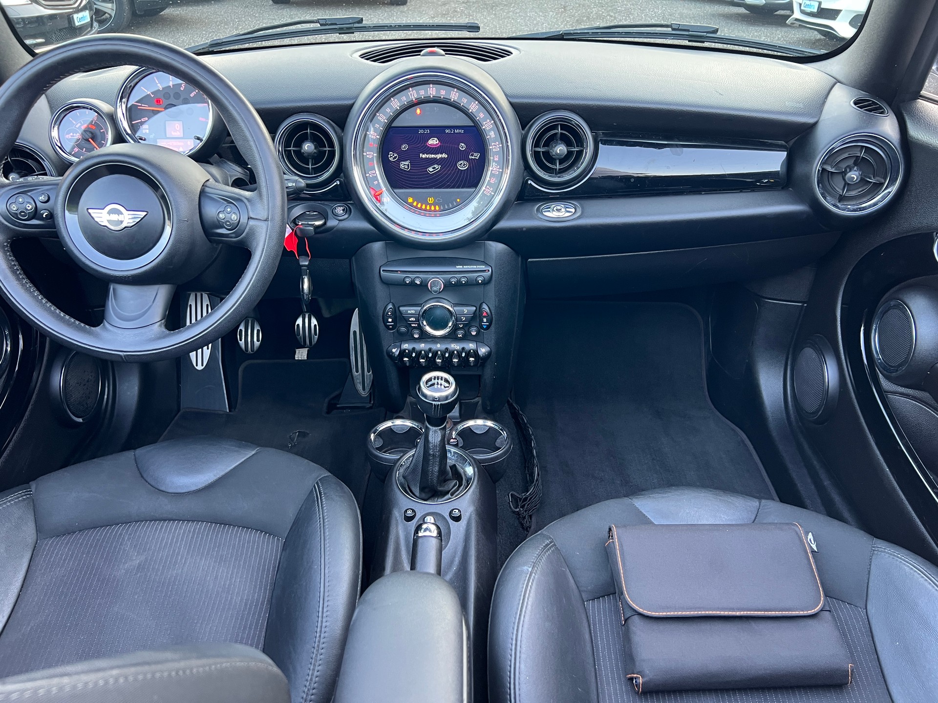 MINI Cooper S Cabriolet-image-12