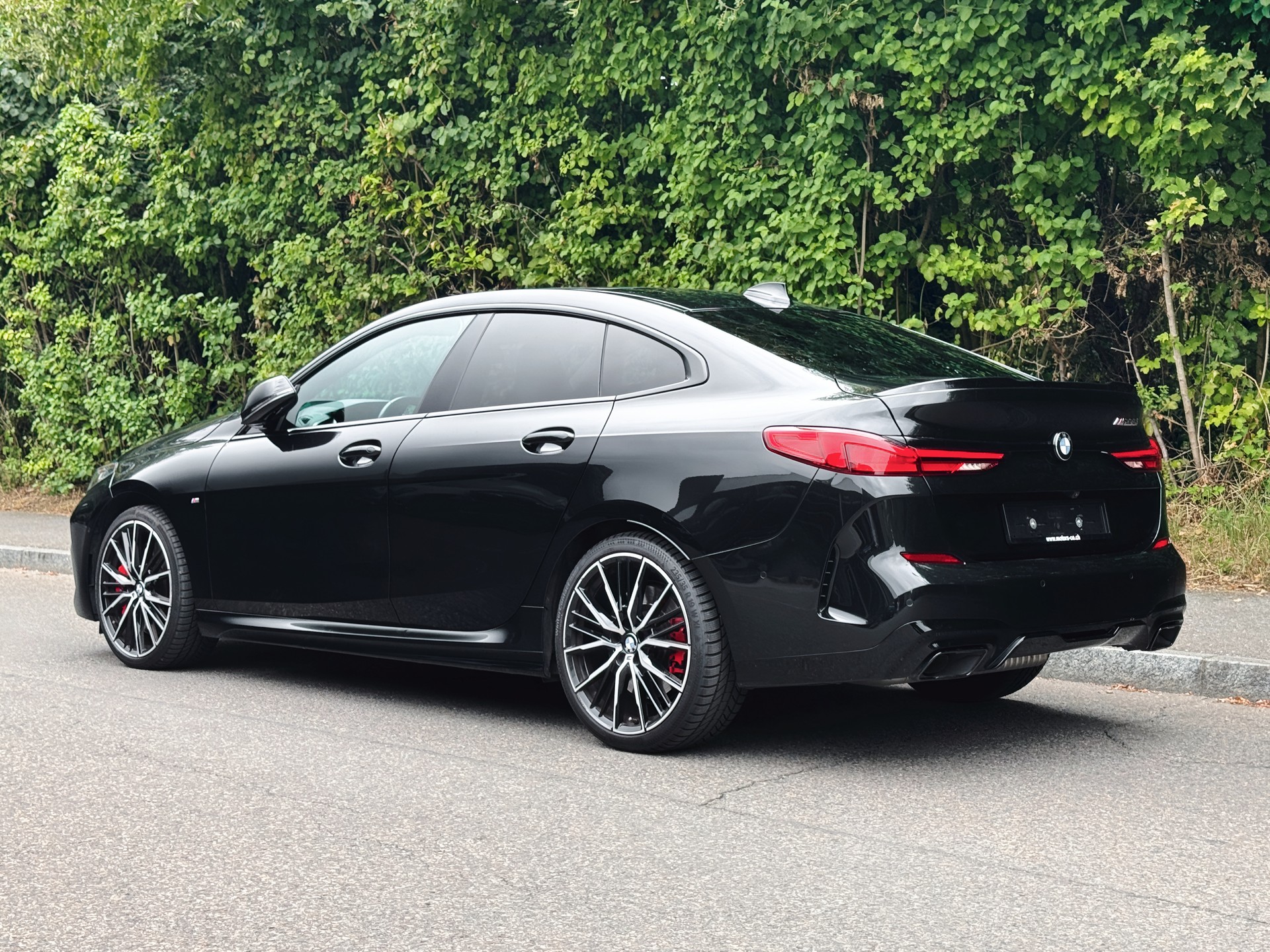BMW M235i Gran Coupé xDrive Pure M Sport Steptronic-showroom-element-3