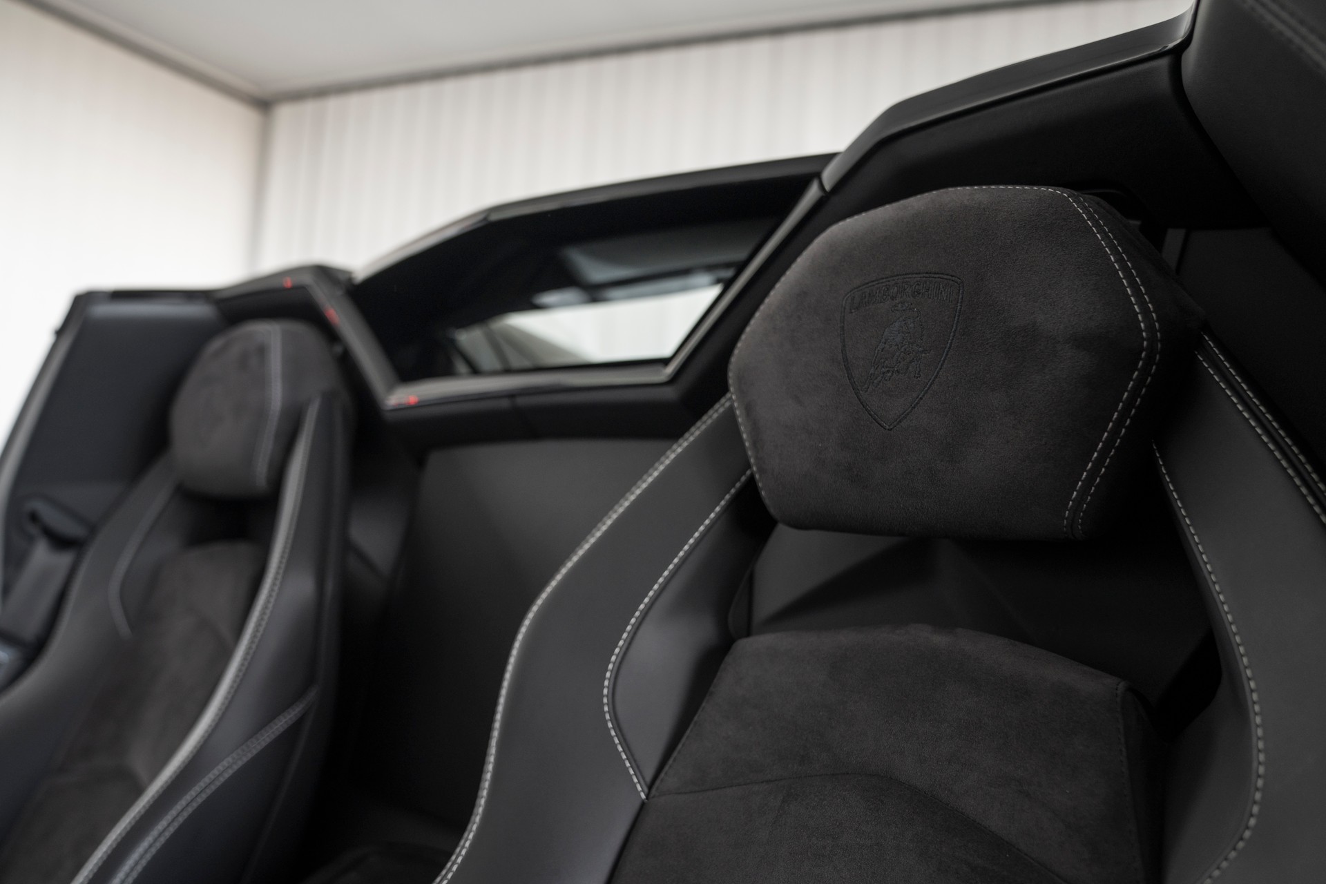 LAMBORGHINI Aventador LP700-4 Roadster E-Gear-image-14