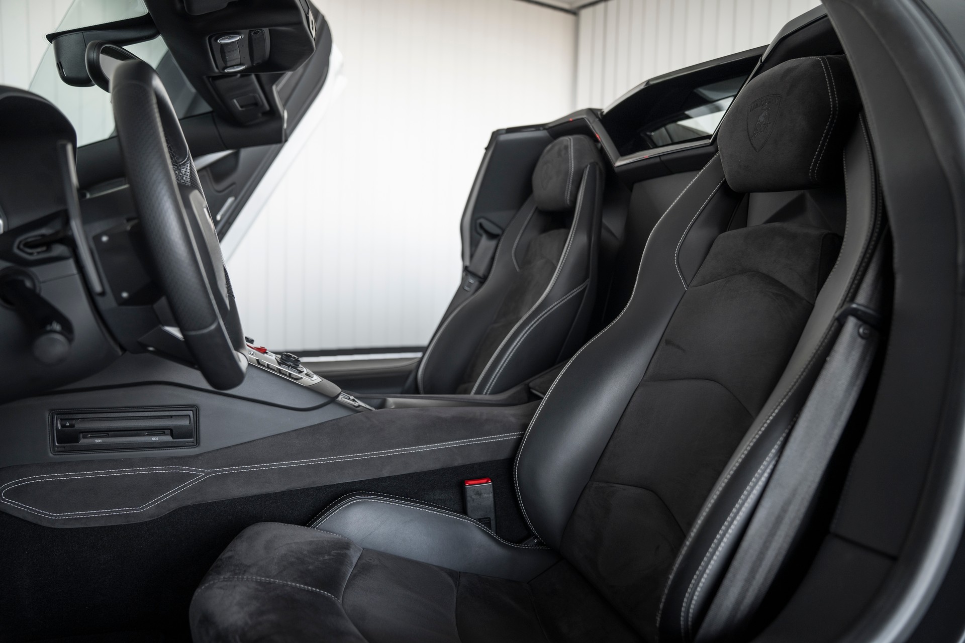 LAMBORGHINI Aventador LP700-4 Roadster E-Gear-image-9