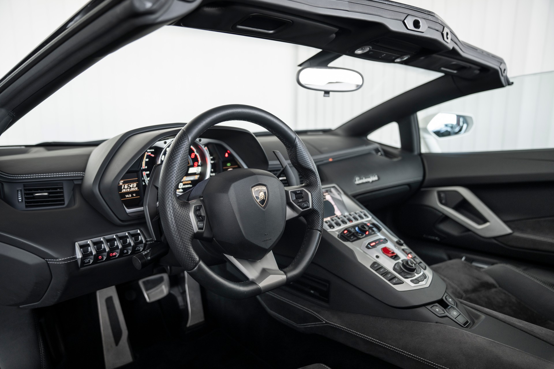 LAMBORGHINI Aventador LP700-4 Roadster E-Gear-image-8