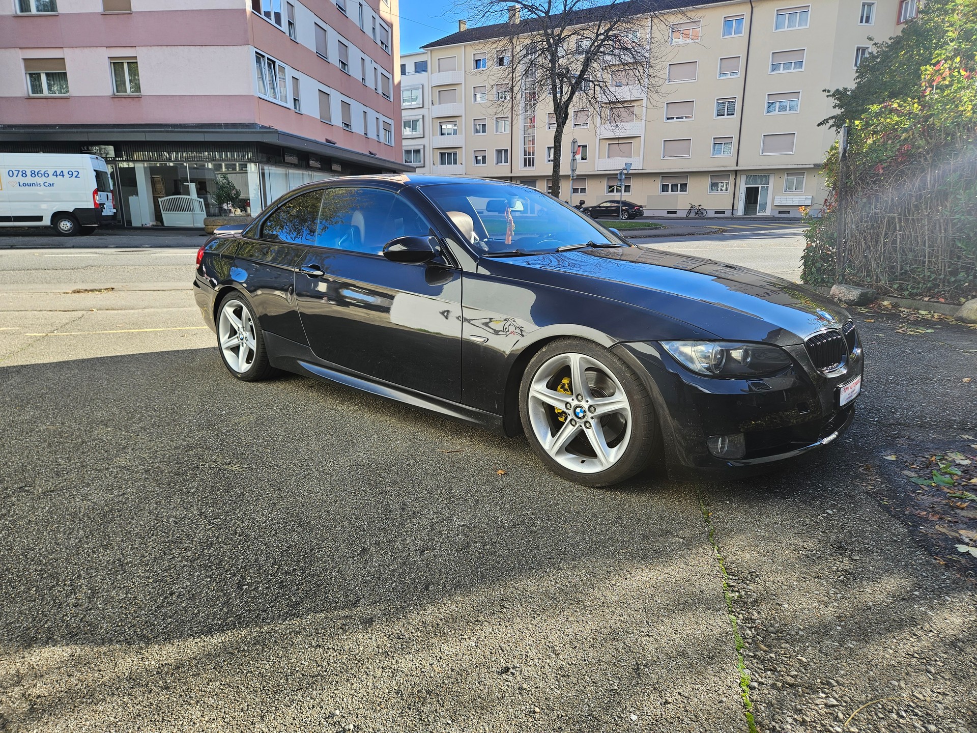 BMW 320i Cabriolet Steptronic-image-2