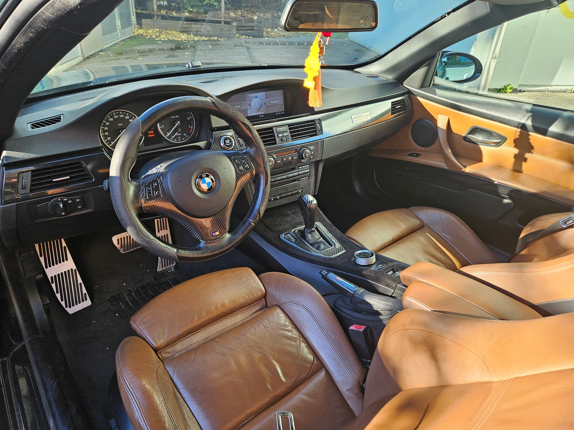 BMW 320i Cabriolet Steptronic-image-8