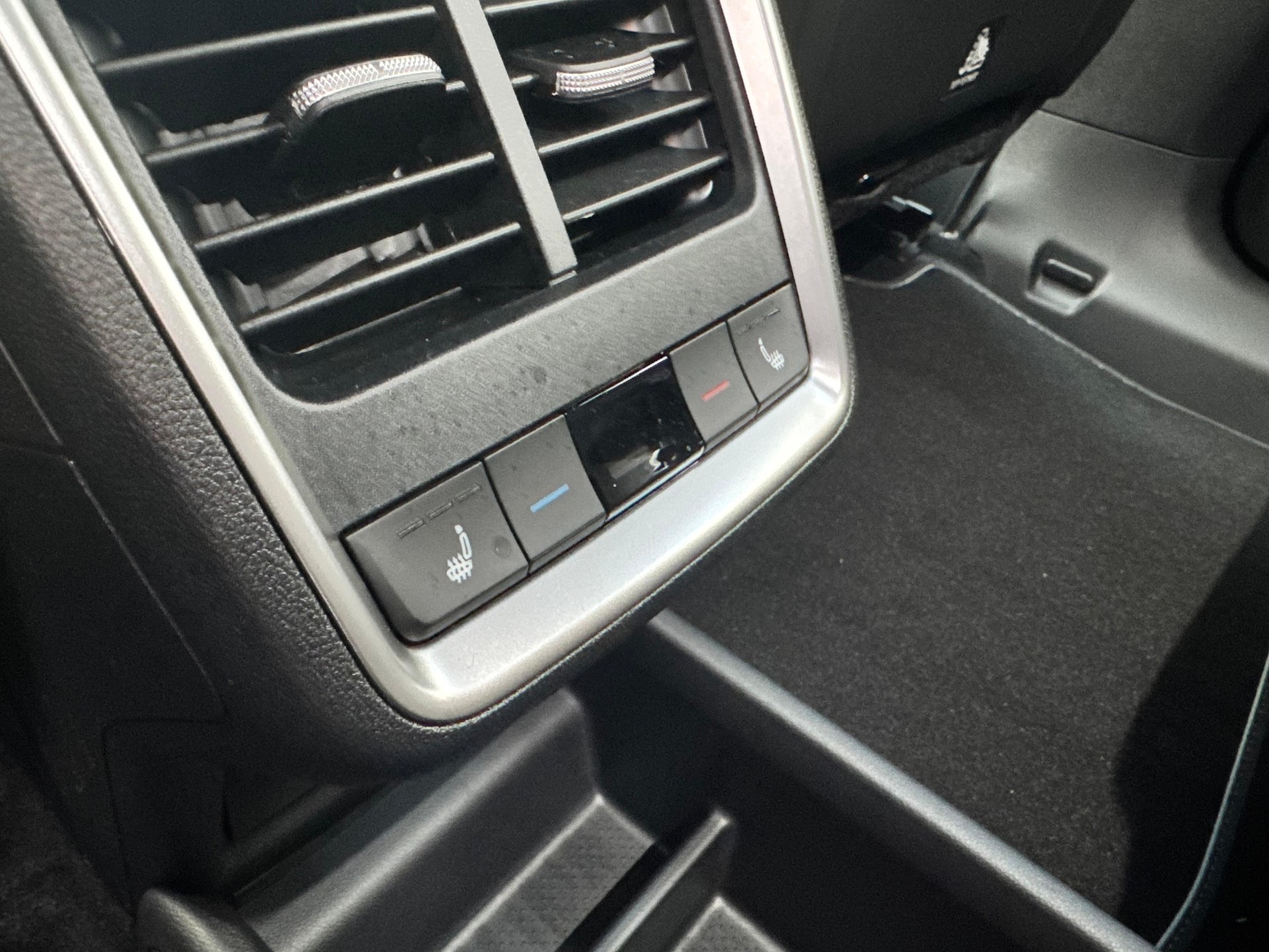 SKODA Elroq 85 Sportline 4x2-image-12