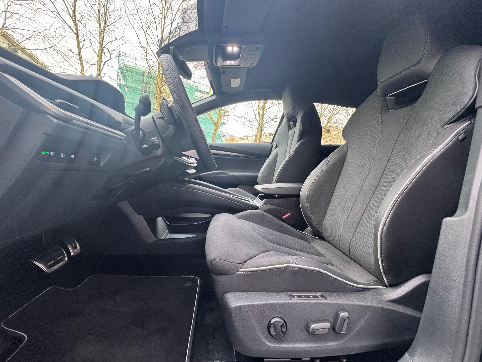 SKODA Elroq 85 Sportline 4x2-image-9