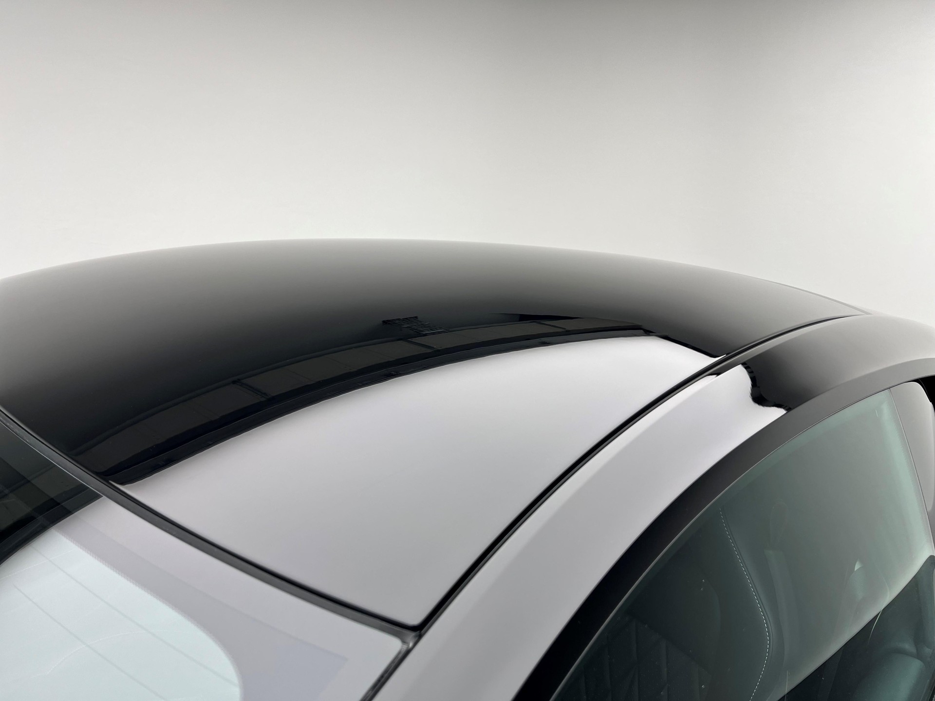 ASTON MARTIN DB12 Coupé 4.0 V8 Bi-Turbo-image-22