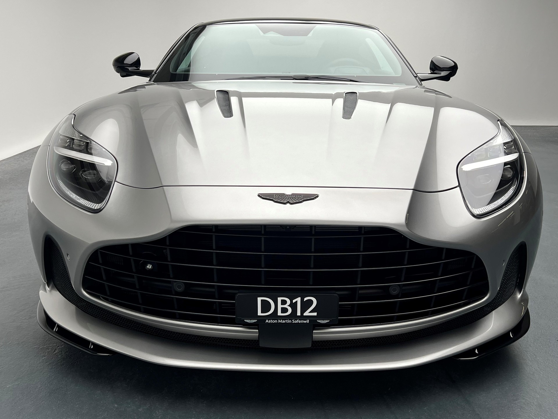 ASTON MARTIN DB12 Coupé 4.0 V8 Bi-Turbo-image-16