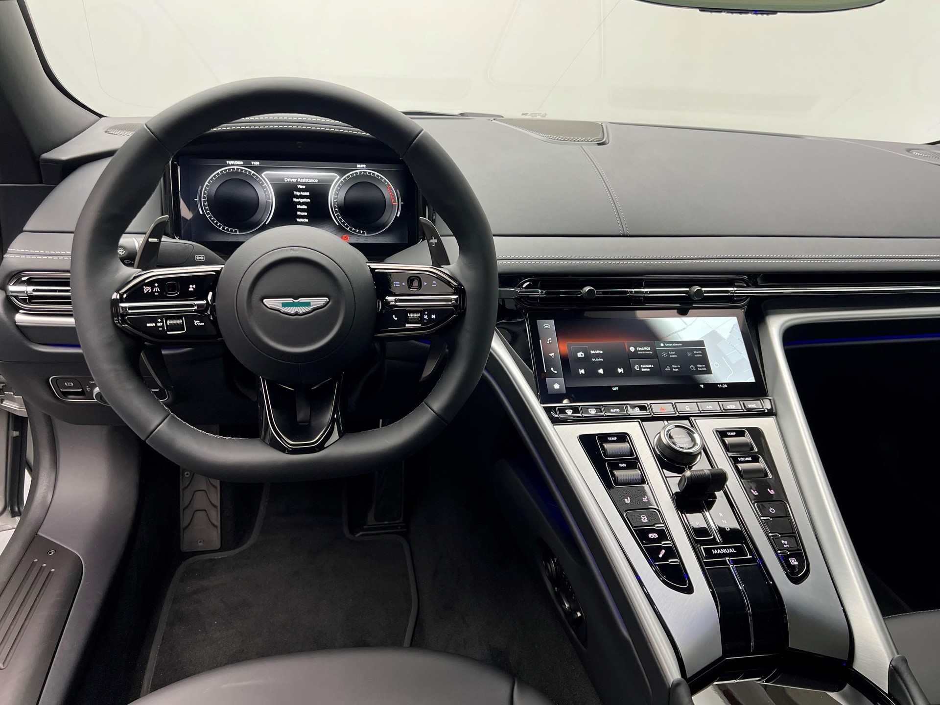 ASTON MARTIN DB12 Coupé 4.0 V8 Bi-Turbo-image-5