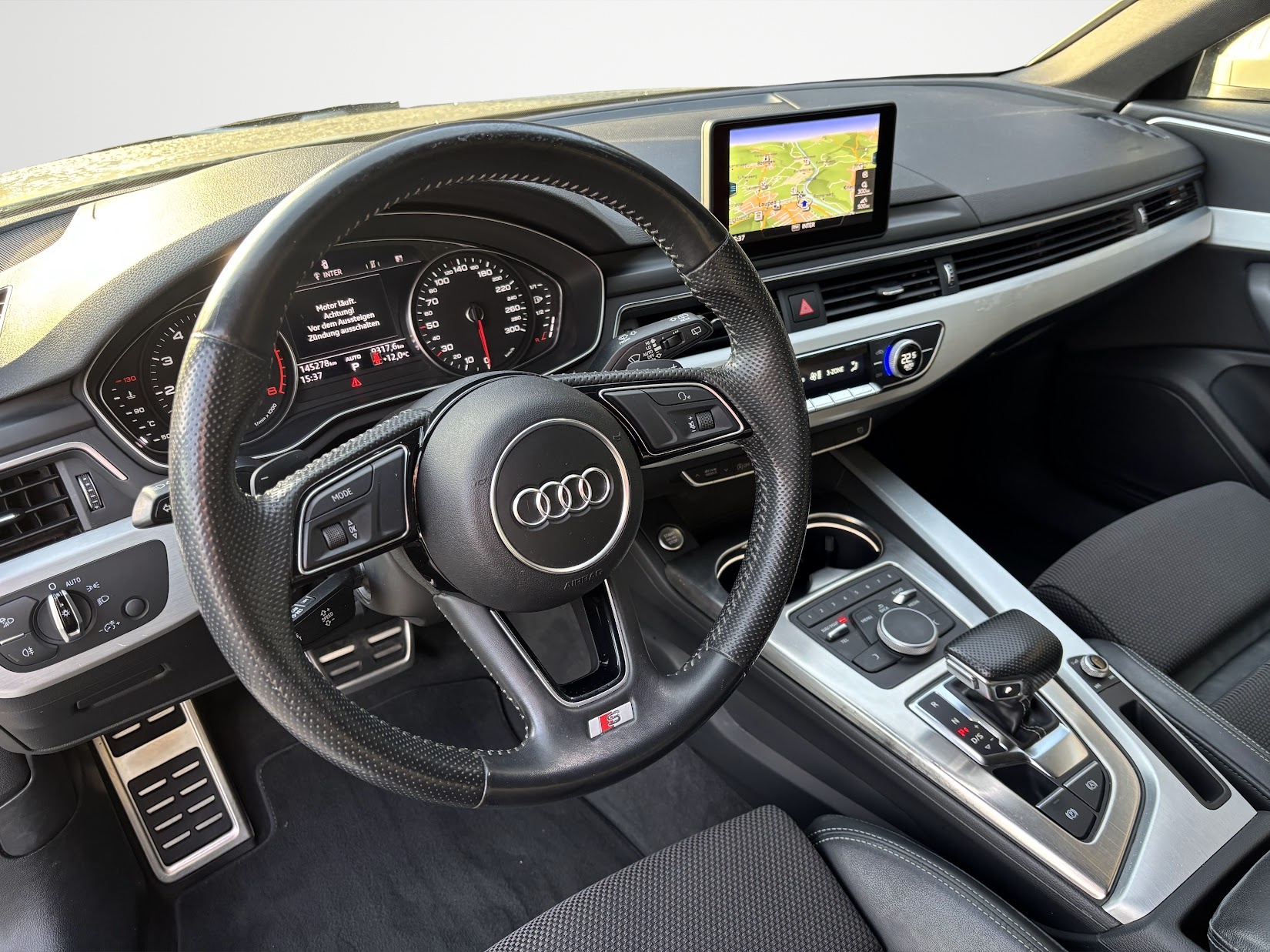 AUDI A4 Avant 1.4 TFSI Sport S-tronic-image-9