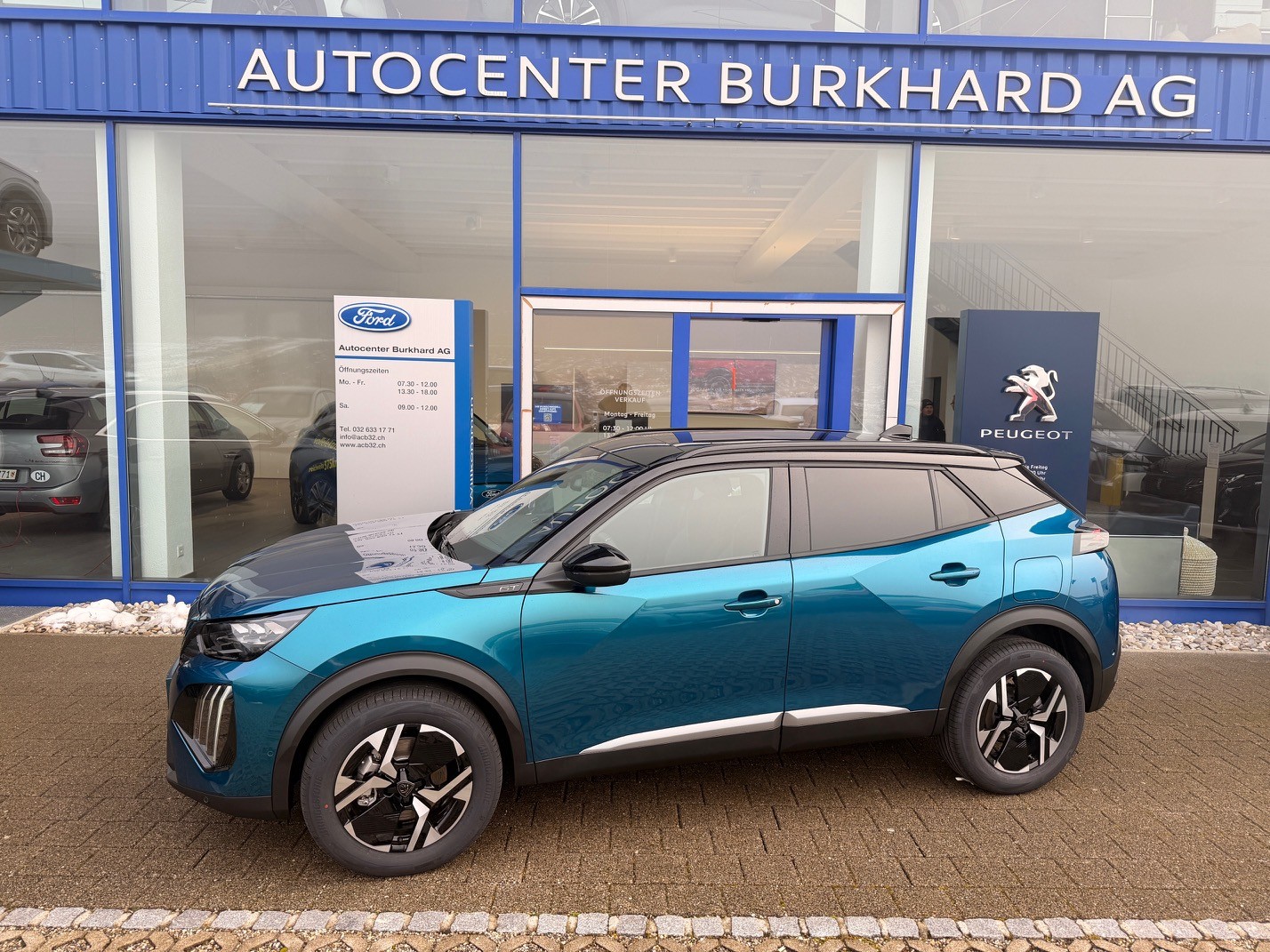 PEUGEOT 2008 1.2 Hybrid 145 GT
