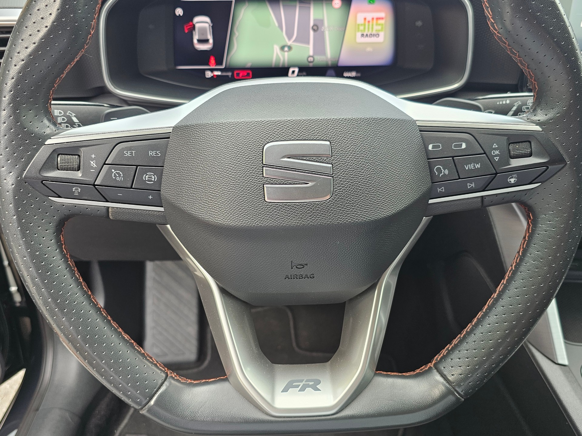 SEAT Leon ST 1.5 eTSI mHEV DSG FR-image-12