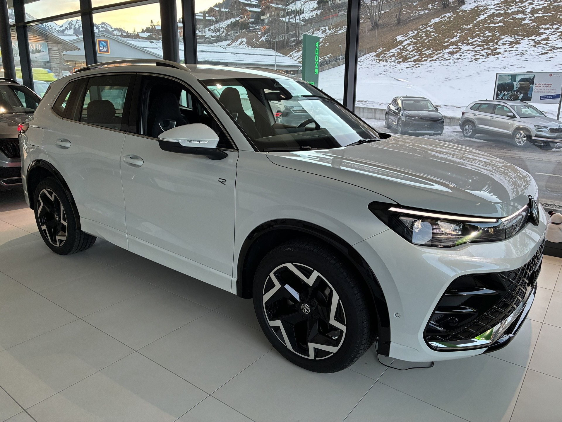 VW NEW Tiguan R-Line / AHK / Head-Up