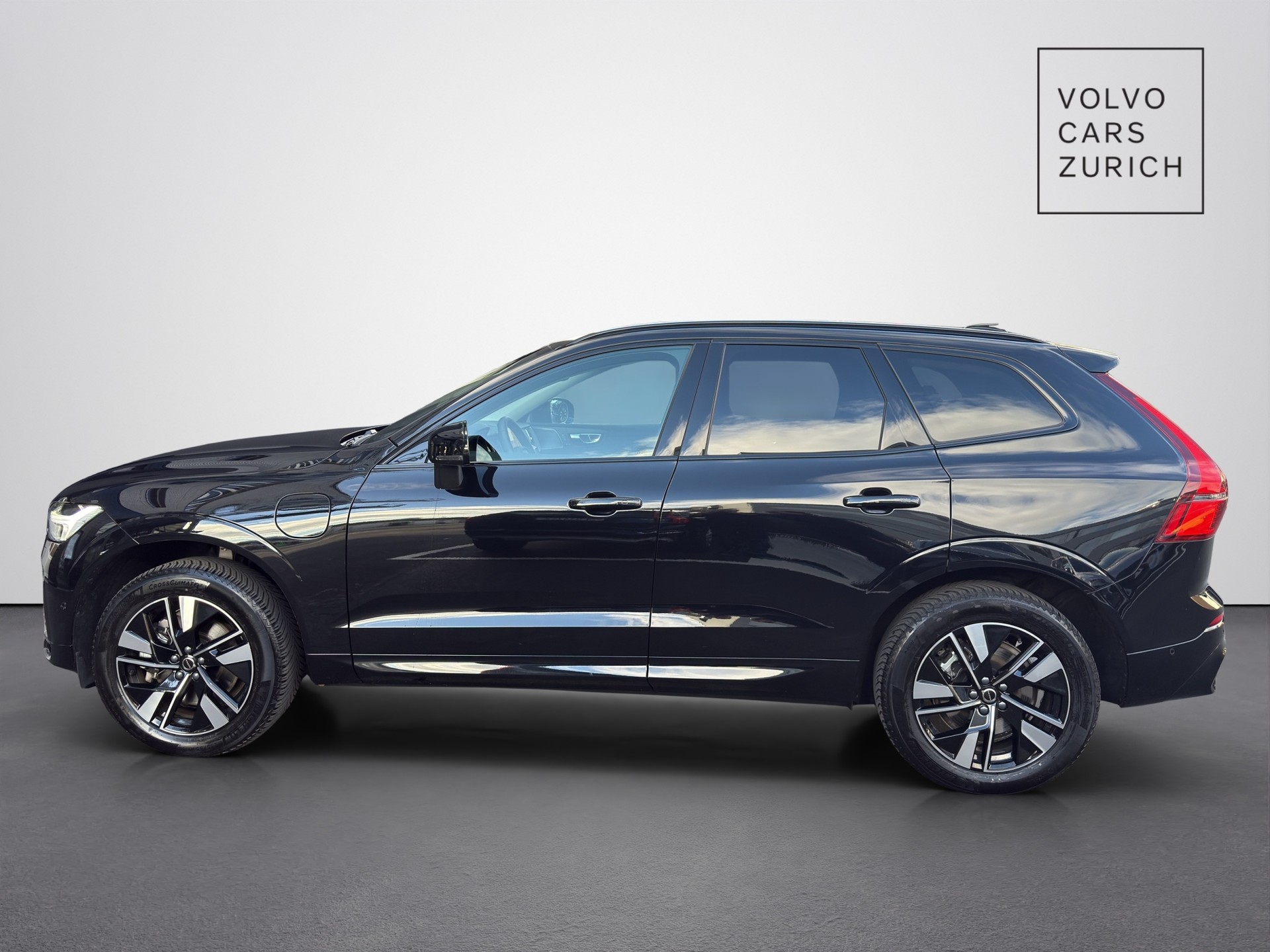 VOLVO XC60 2.0 T8 TE Plus Dark eAWD-showroom-element-2
