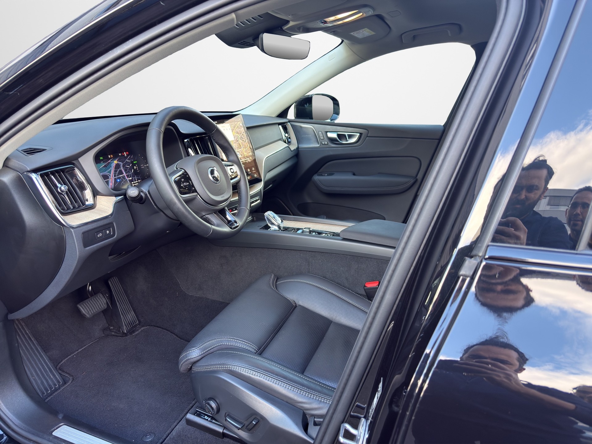 VOLVO XC60 2.0 T8 TE Plus Dark eAWD-image-11