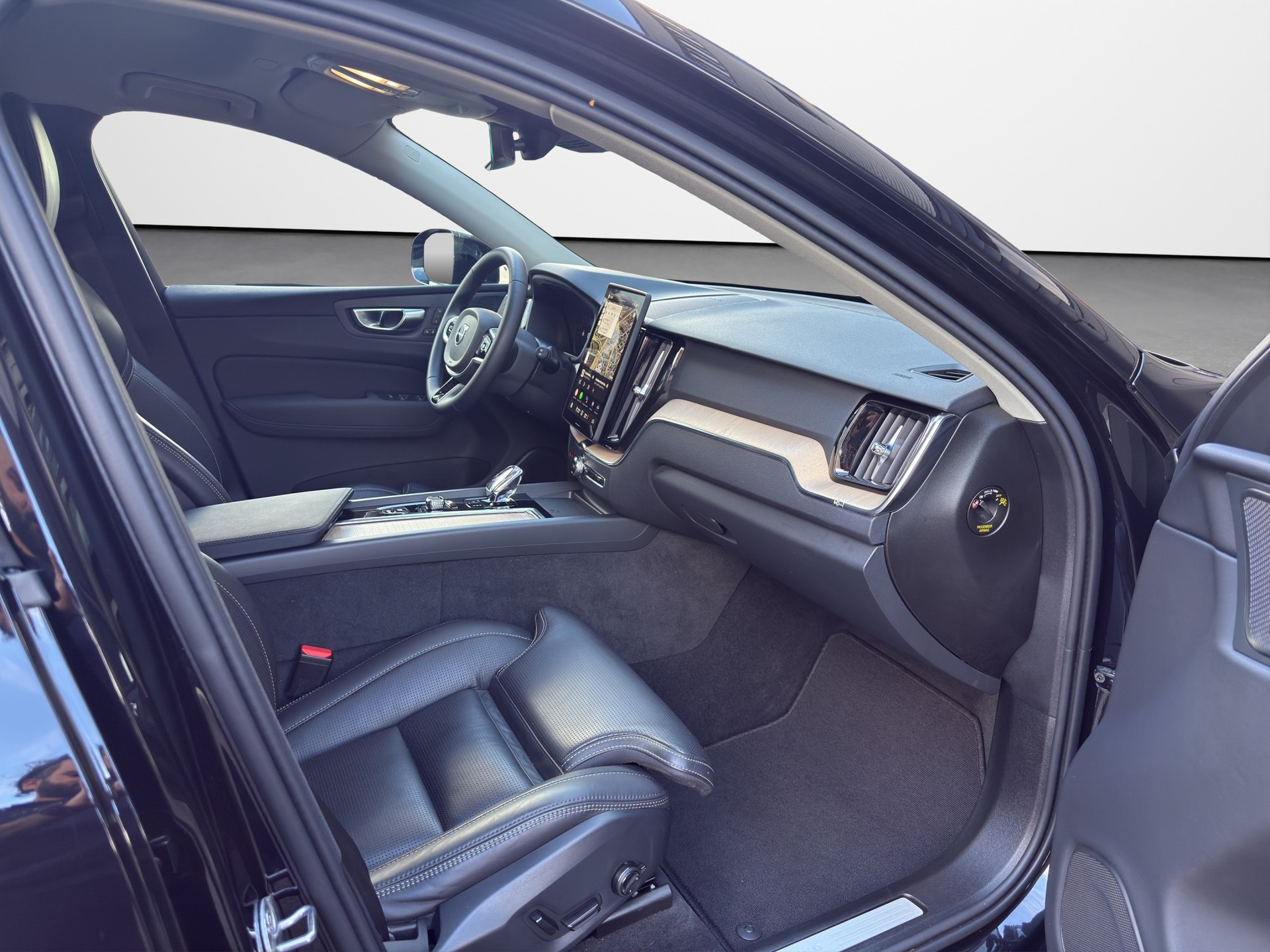 VOLVO XC60 2.0 T8 TE Plus Dark eAWD-image-12