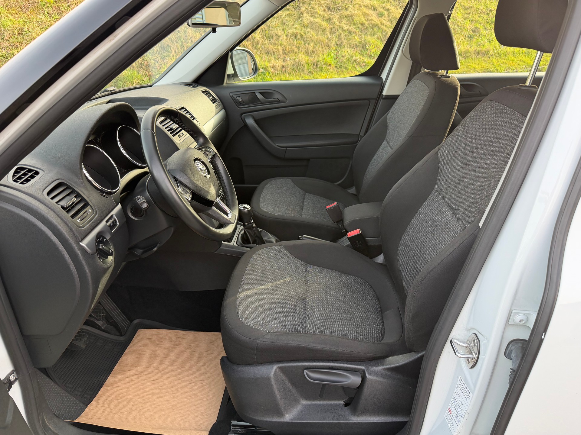SKODA Yeti 1.4 TSI Active 4x4-image-8