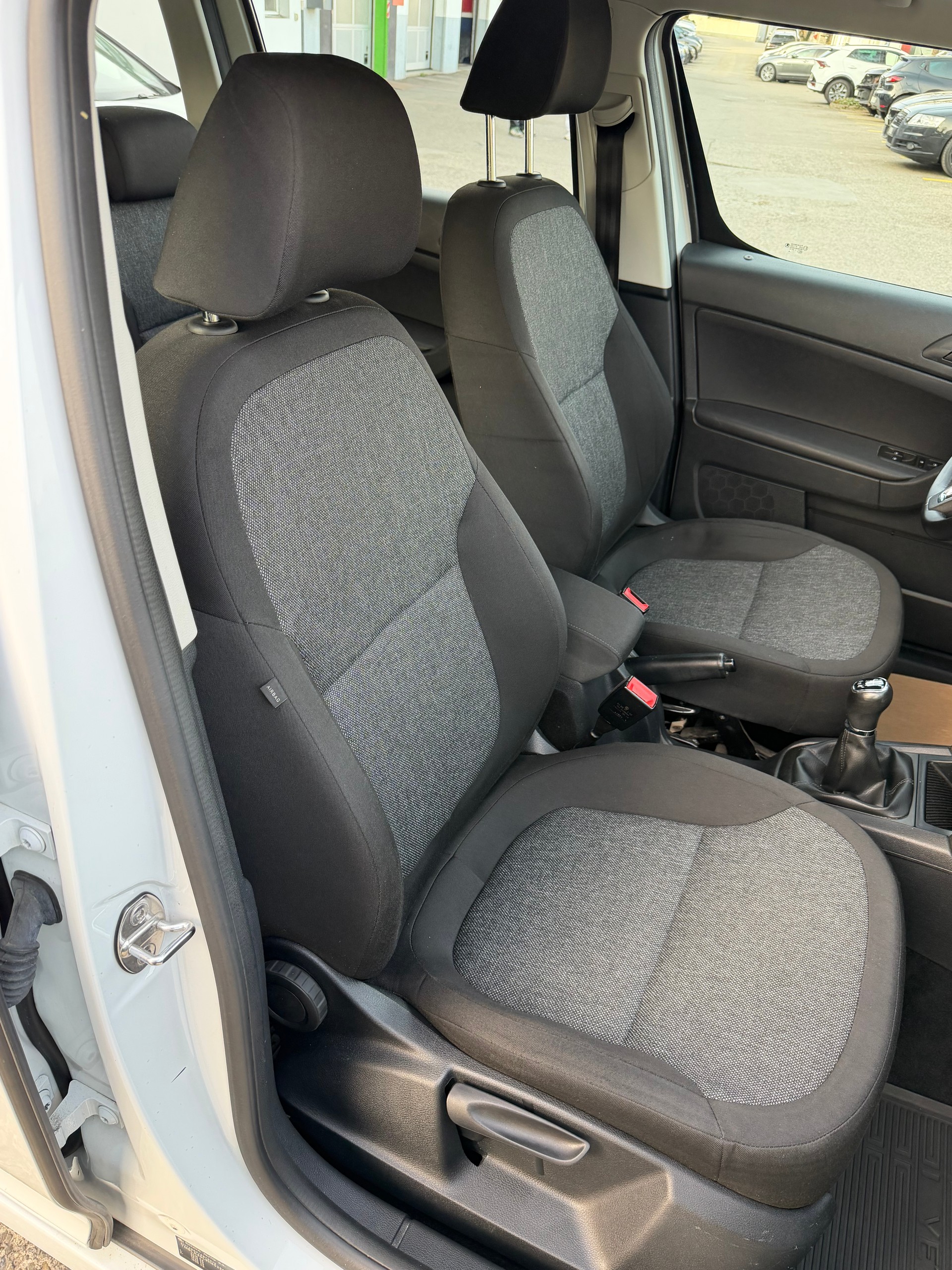 SKODA Yeti 1.4 TSI Active 4x4-image-16