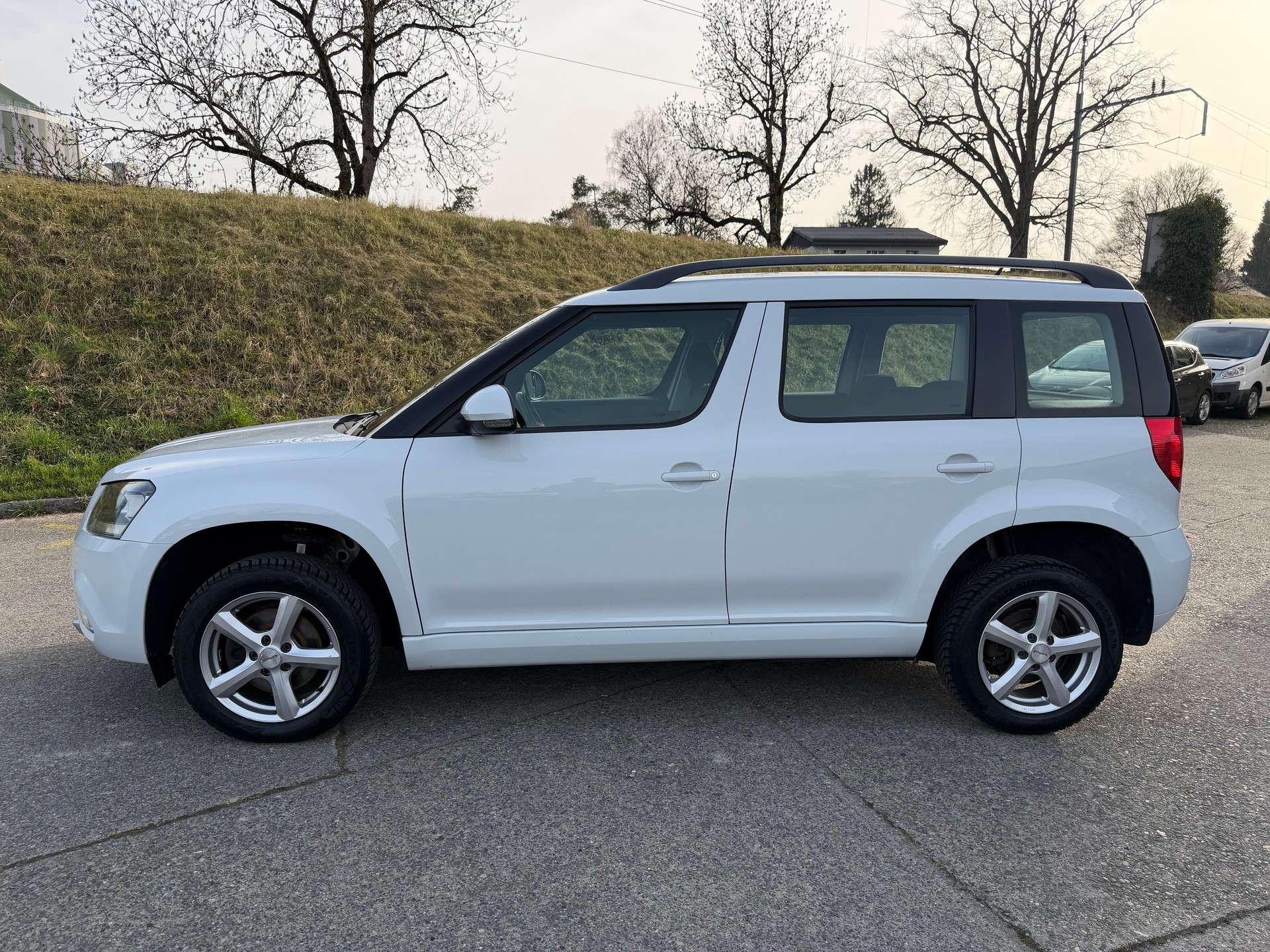 SKODA Yeti 1.4 TSI Active 4x4-showroom-element-1