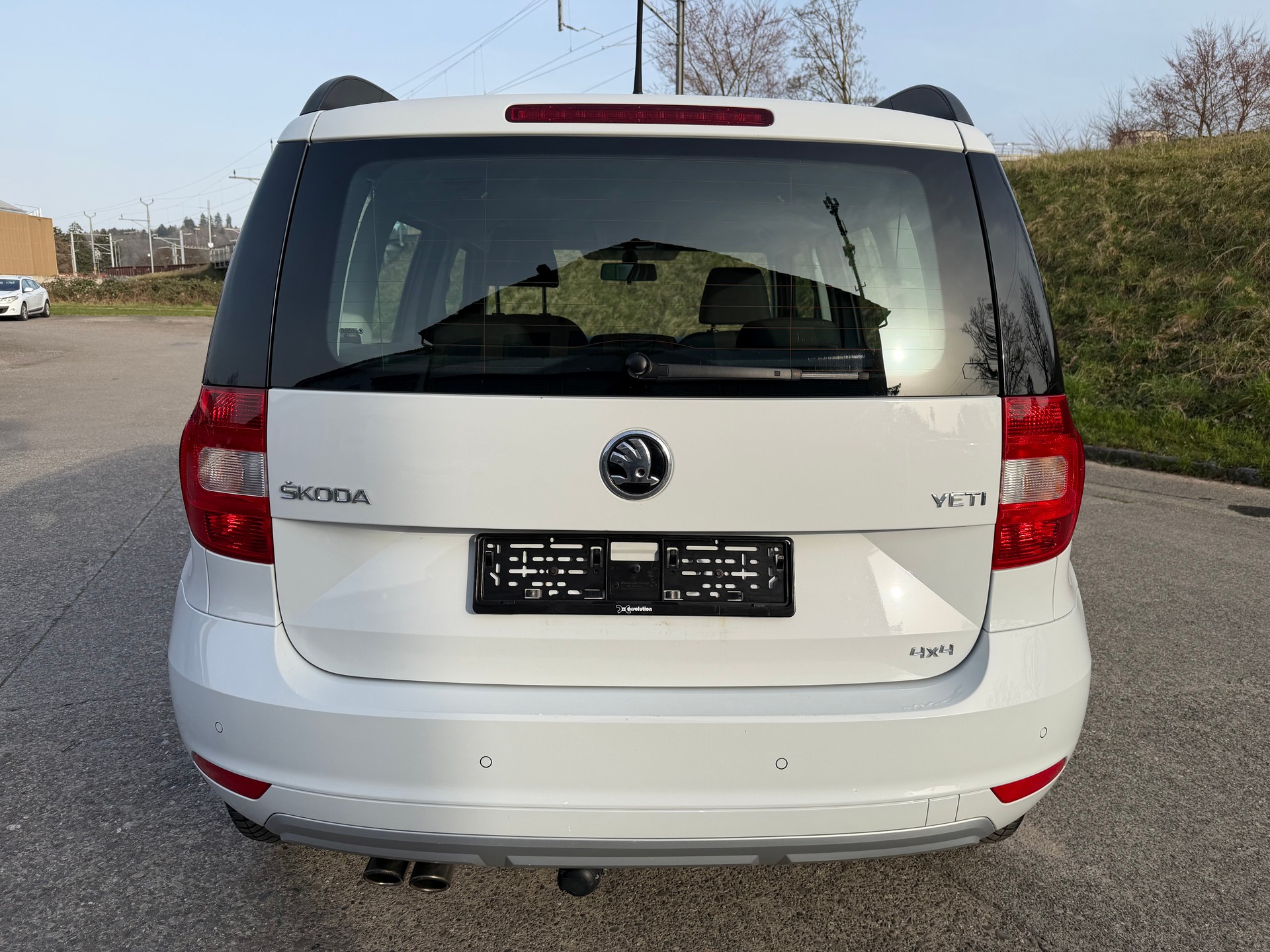 SKODA Yeti 1.4 TSI Active 4x4-showroom-element-3