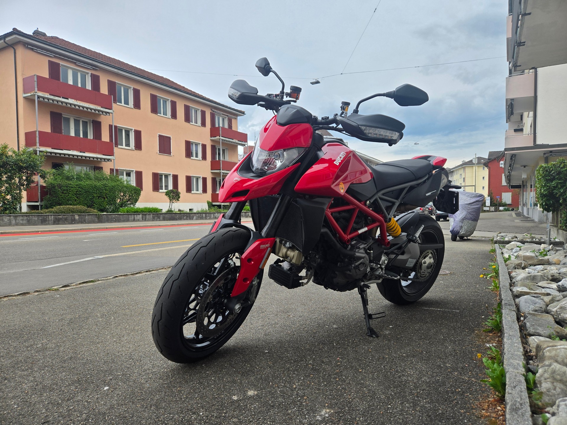 DUCATI Hypermotard 950