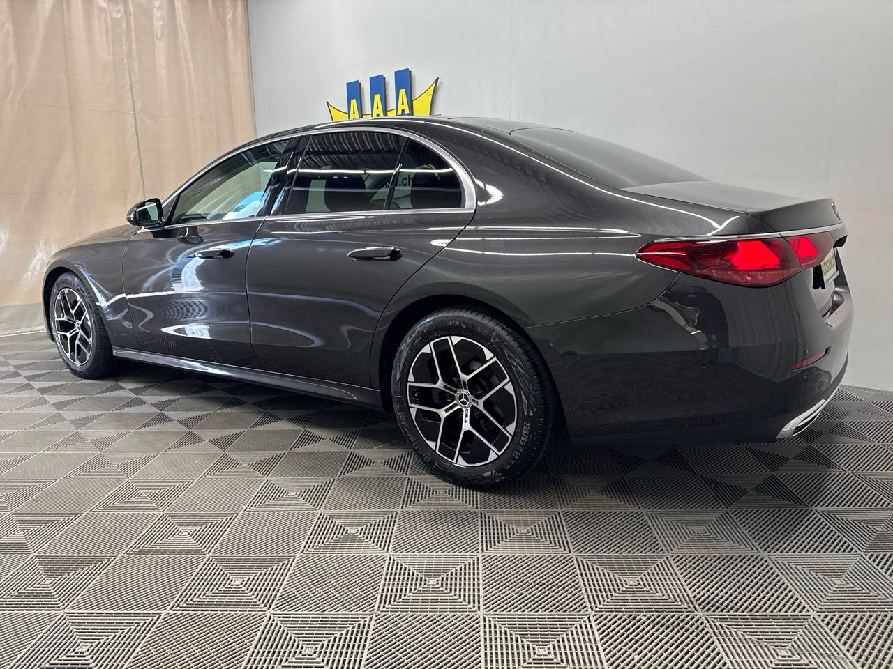 MERCEDES-BENZ E 220 d 9G-Tronic-showroom-element-1