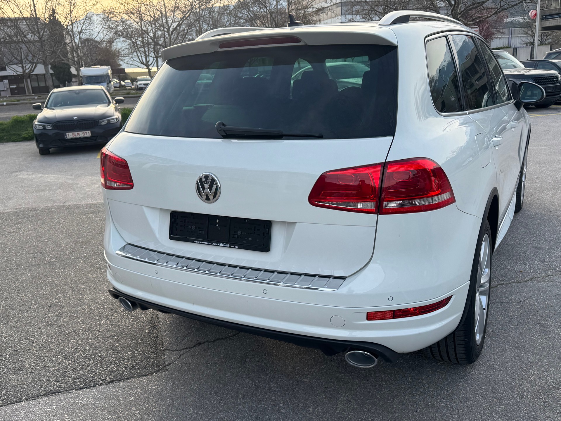 VW Touareg 3.0 TDI BMT Black Pearl Tiptronic R Line-showroom-element-3