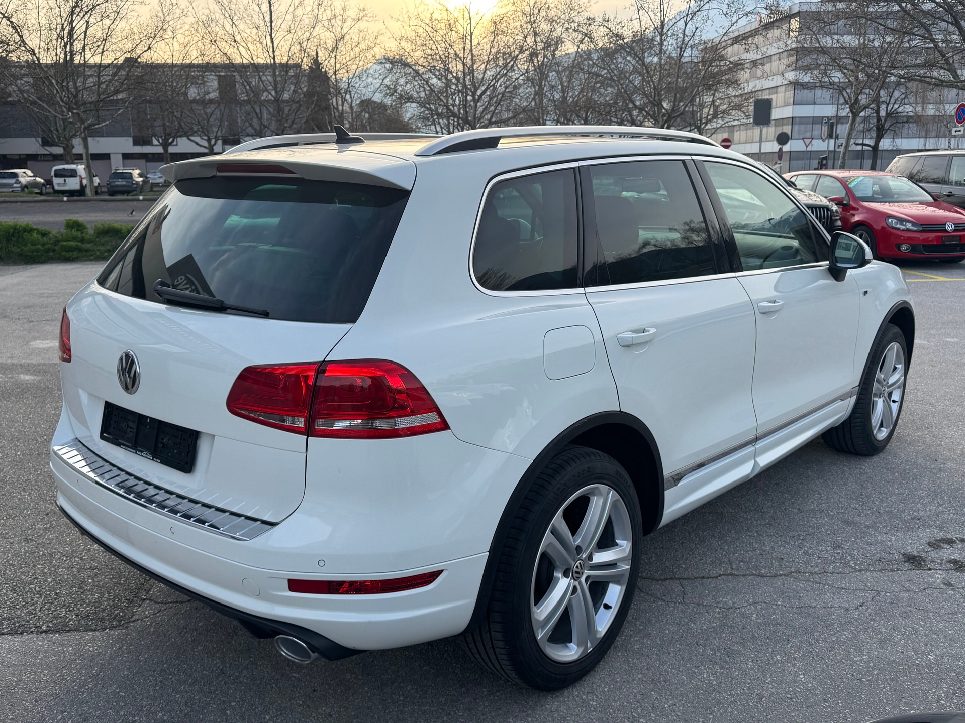 VW Touareg 3.0 TDI BMT Black Pearl Tiptronic R Line-showroom-element-2