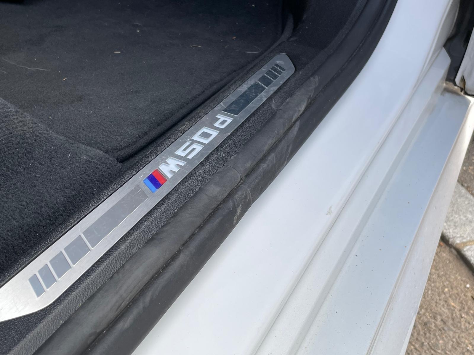 BMW X5 xDrive M50d Steptronic-image-14