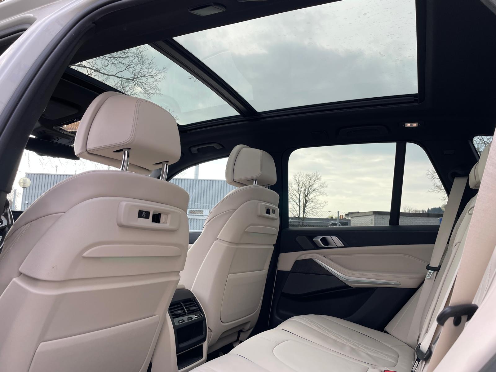 BMW X5 xDrive M50d Steptronic-image-11