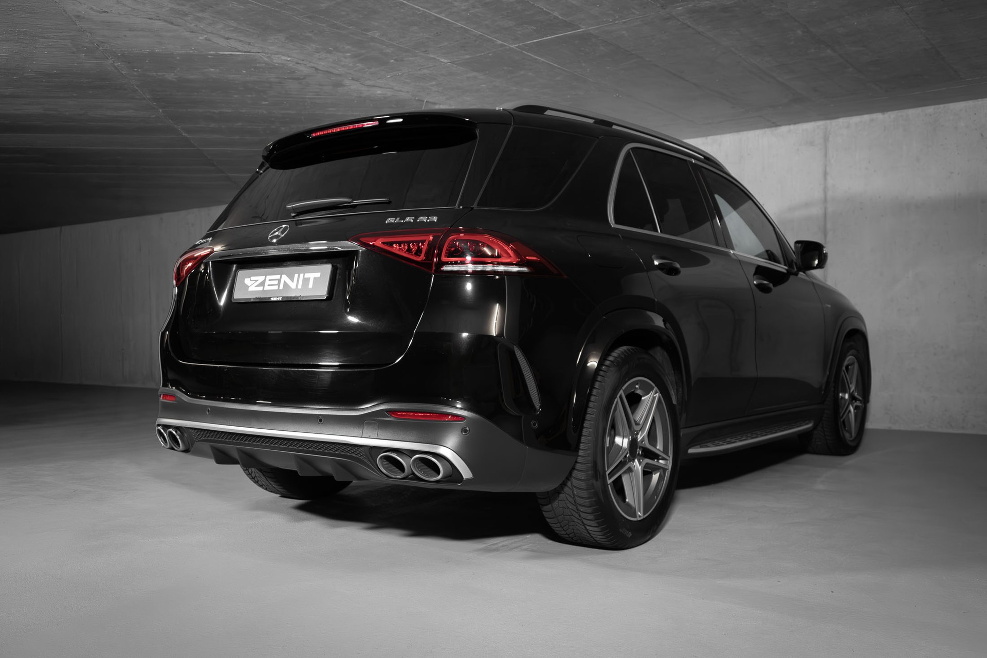 MERCEDES-BENZ GLE 53 AMG 4Matic+ 9G-Speedshift-showroom-element-3