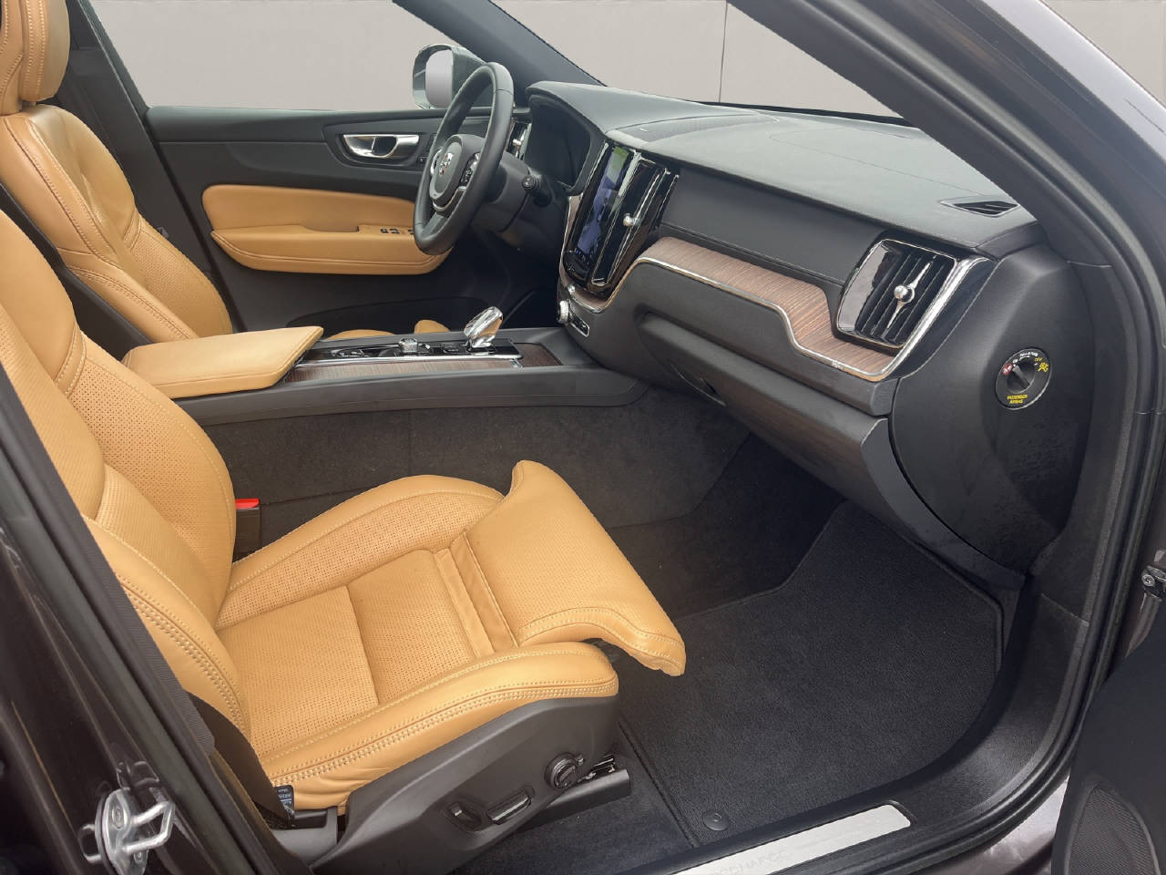 VOLVO XC60 2.0 T8 TE Ultimate Bright eAWD-image-13