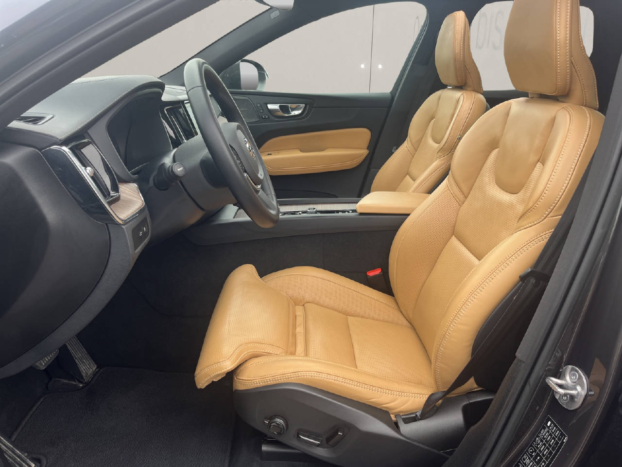 VOLVO XC60 2.0 T8 TE Ultimate Bright eAWD-image-10