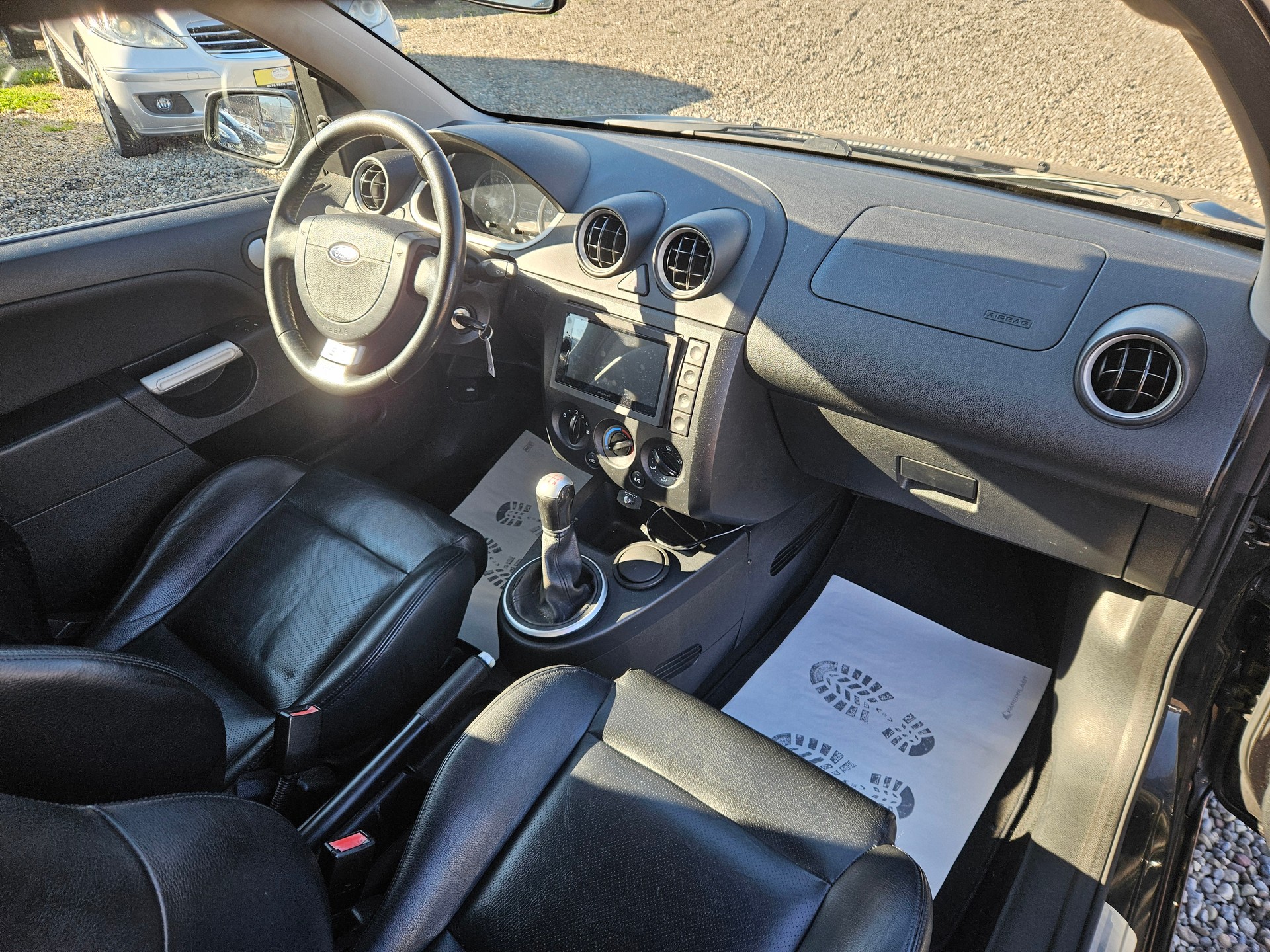 FORD Fiesta 2.0 16V ST-image-14