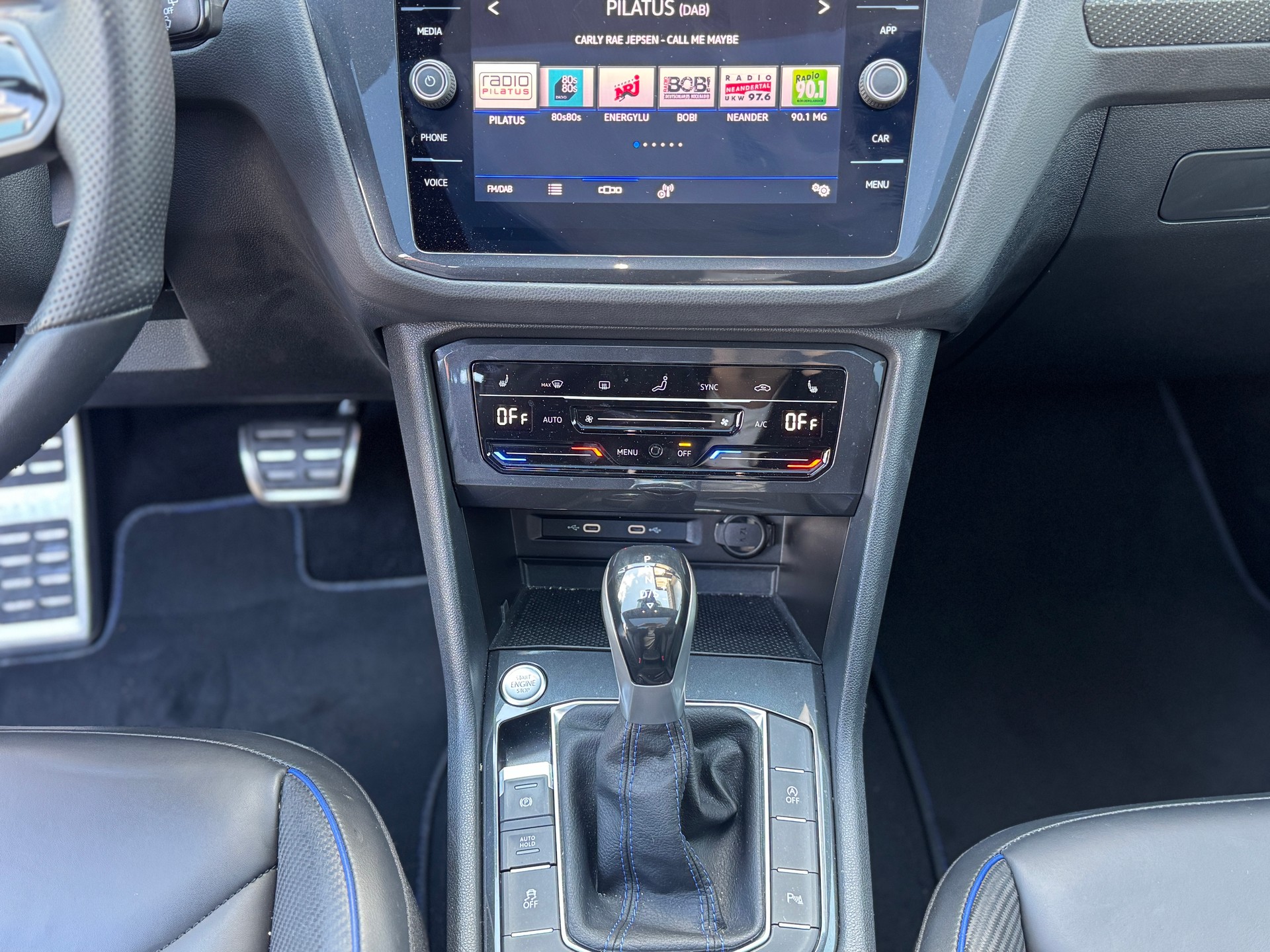VW Tiguan 2.0TSI R 4Motion DSG-image-14